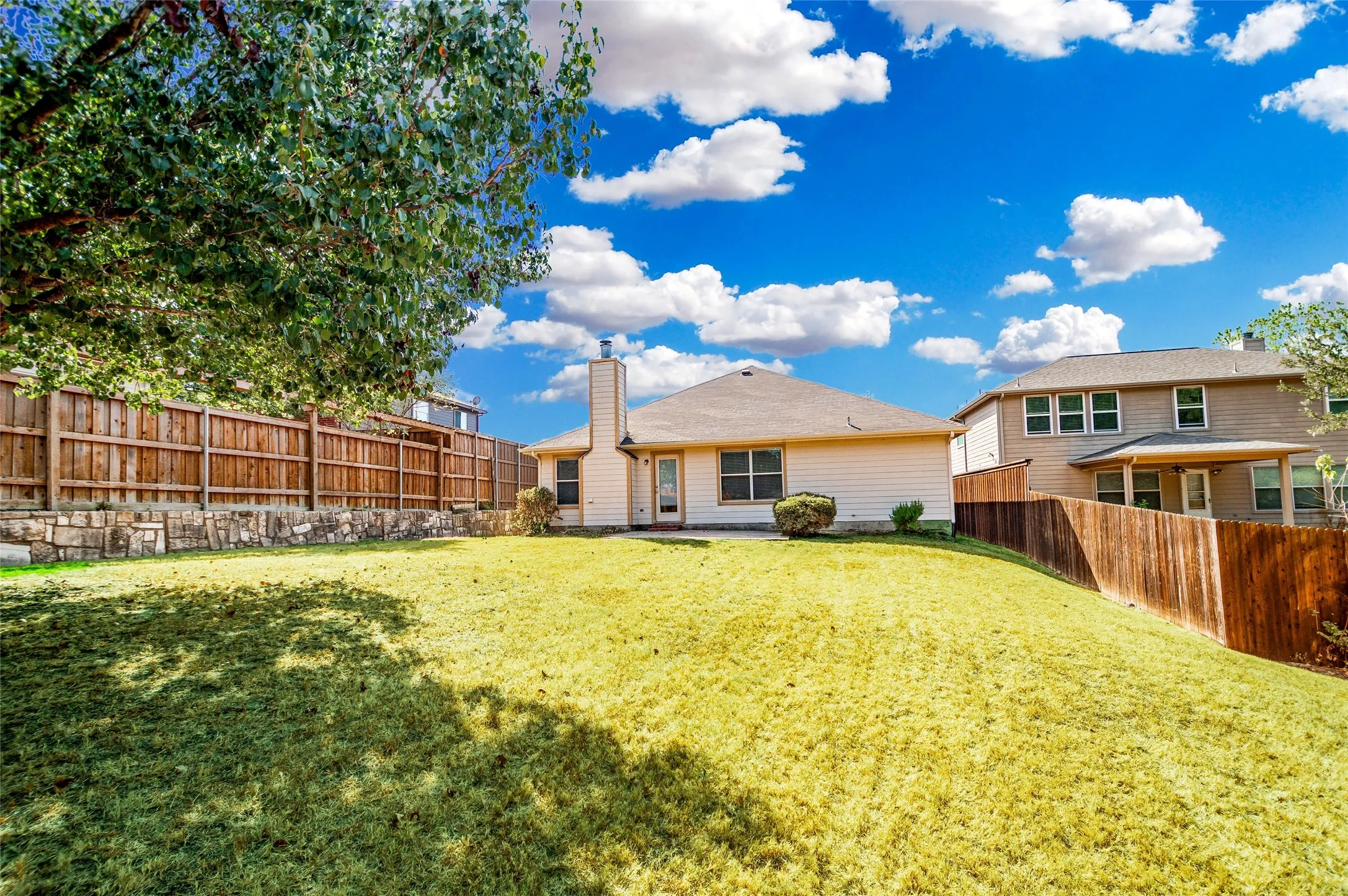 Single Family Residence For Sale in Denton County , 1134 Shearwater Avenue, Aubrey, Texas 76227, 3 Bedroom, 2 Bathroom, 2 Garage spaces, 1,733 Sqft, built in 2005, mls#21379915, Real Estate Agent in Aubrey, Homes For Sale in Denton county, Homes For Sale in Aubrey, Realtor in Aubrey Texas, Real Estate Brokerage Independent Realty Texas, Luminita Cordes Realtor