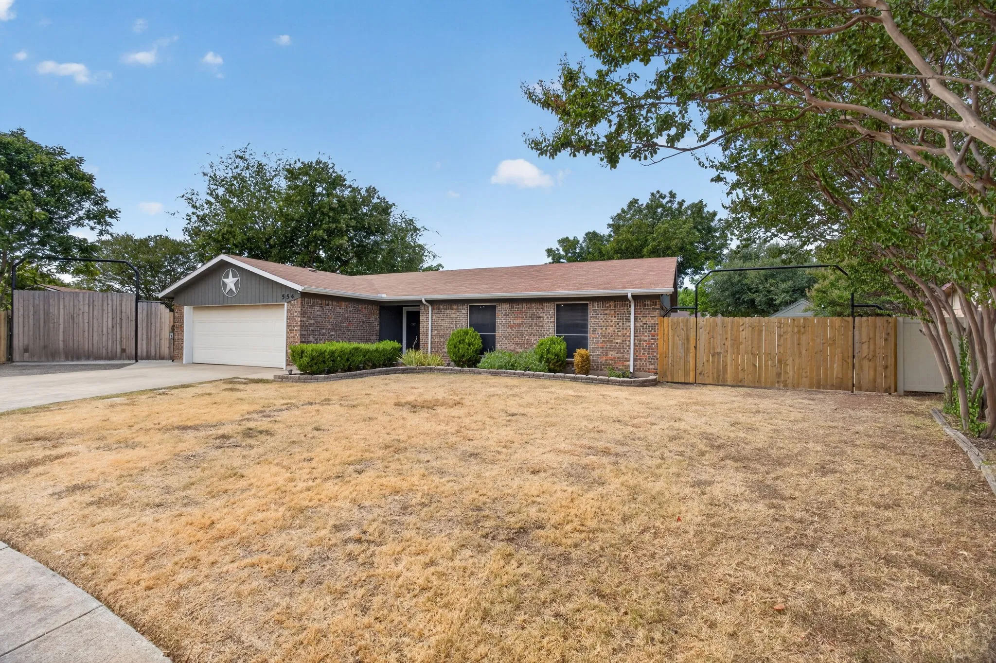 Single Family Residence For Sale in Tarrant County , 554 Taos Court, Saginaw, Texas 76179, 3 Bedroom, 2 Bathroom, 2 Garage spaces, 1,620 Sqft, built in 1978, mls#21378664, Real Estate Agent in Saginaw, Homes For Sale in Tarrant county, Homes For Sale in Saginaw, Realtor in Saginaw Texas, Real Estate Brokerage Independent Realty Texas, Luminita Cordes Realtor