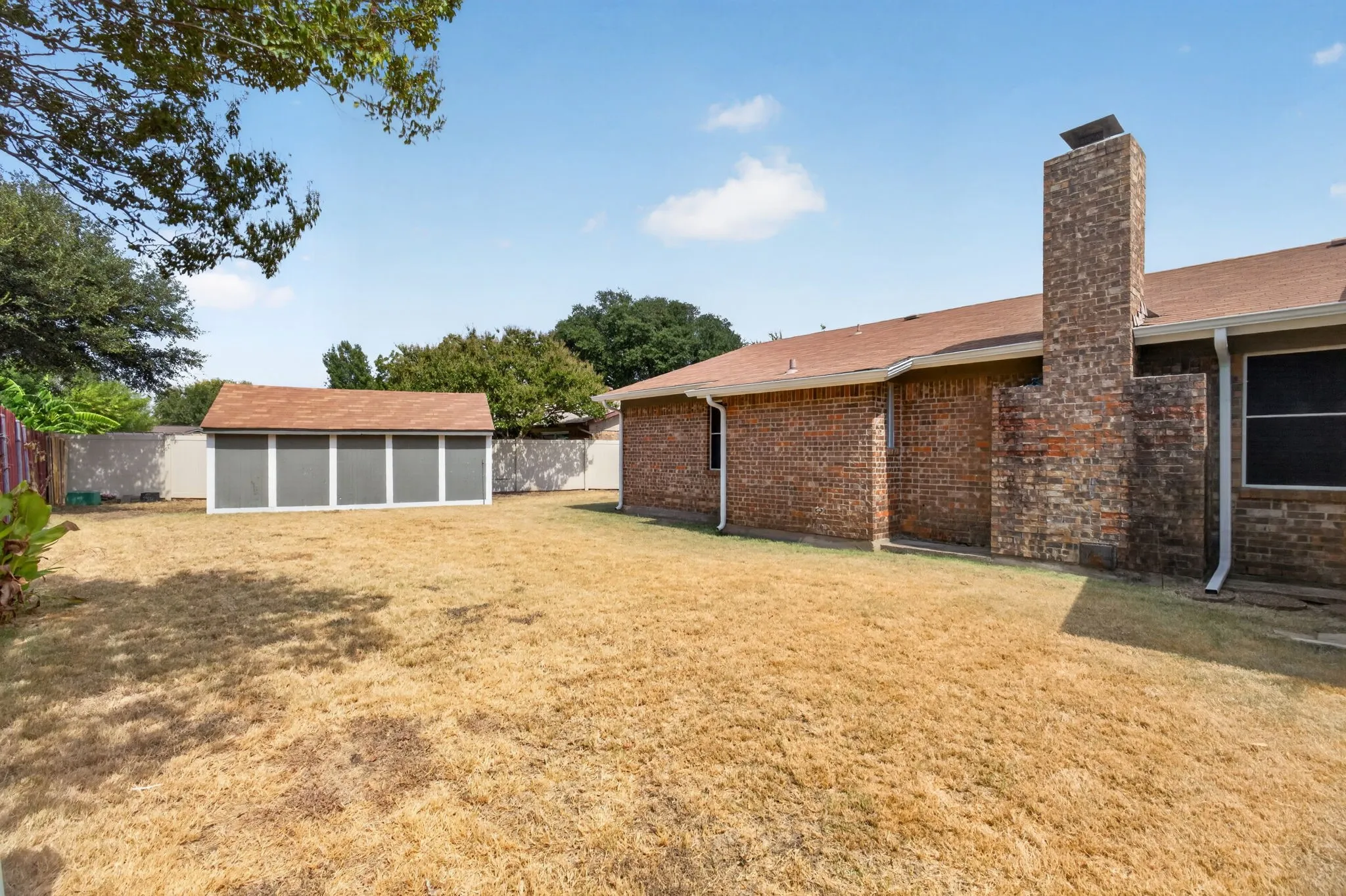 Single Family Residence For Sale in Tarrant County , 554 Taos Court, Saginaw, Texas 76179, 3 Bedroom, 2 Bathroom, 2 Garage spaces, 1,620 Sqft, built in 1978, mls#21378664, Real Estate Agent in Saginaw, Homes For Sale in Tarrant county, Homes For Sale in Saginaw, Realtor in Saginaw Texas, Real Estate Brokerage Independent Realty Texas, Luminita Cordes Realtor