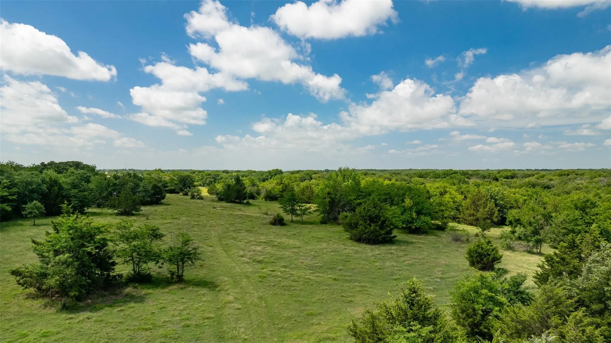 Mobile Home For Sale in Cooke County , 574 County Road 134, Gainesville, Texas 76240, 2 Bedroom, 2 Bathroom, 4 Garage spaces, 840 Sqft, built in 2011, mls#21379920, Real Estate Agent in Gainesville, Homes For Sale in Cooke county, Homes For Sale in Gainesville, Realtor in Gainesville Texas, Real Estate Brokerage Independent Realty Texas, Luminita Cordes Realtor