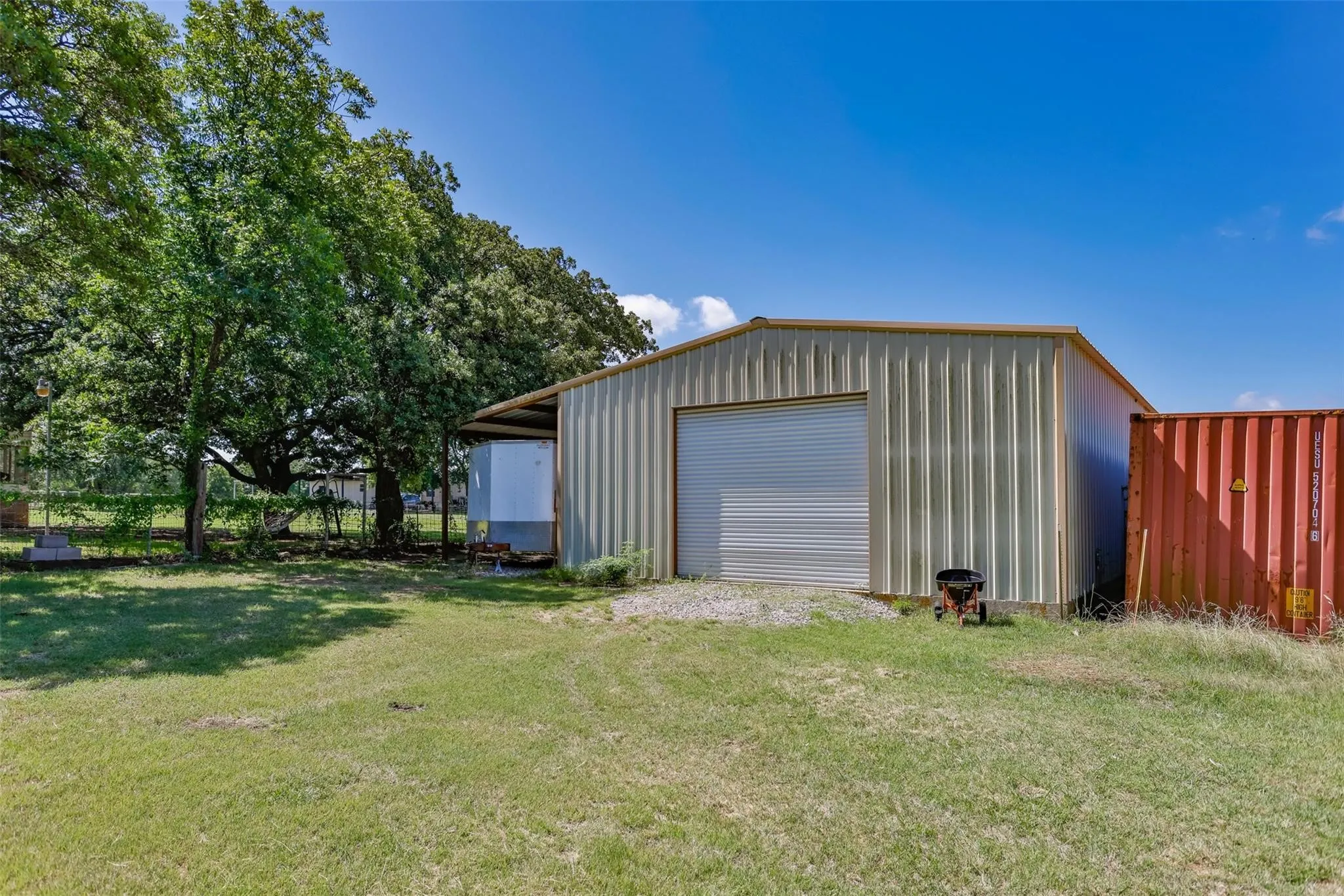 Mobile Home For Sale in Cooke County , 574 County Road 134, Gainesville, Texas 76240, 2 Bedroom, 2 Bathroom, 4 Garage spaces, 840 Sqft, built in 2011, mls#21379920, Real Estate Agent in Gainesville, Homes For Sale in Cooke county, Homes For Sale in Gainesville, Realtor in Gainesville Texas, Real Estate Brokerage Independent Realty Texas, Luminita Cordes Realtor