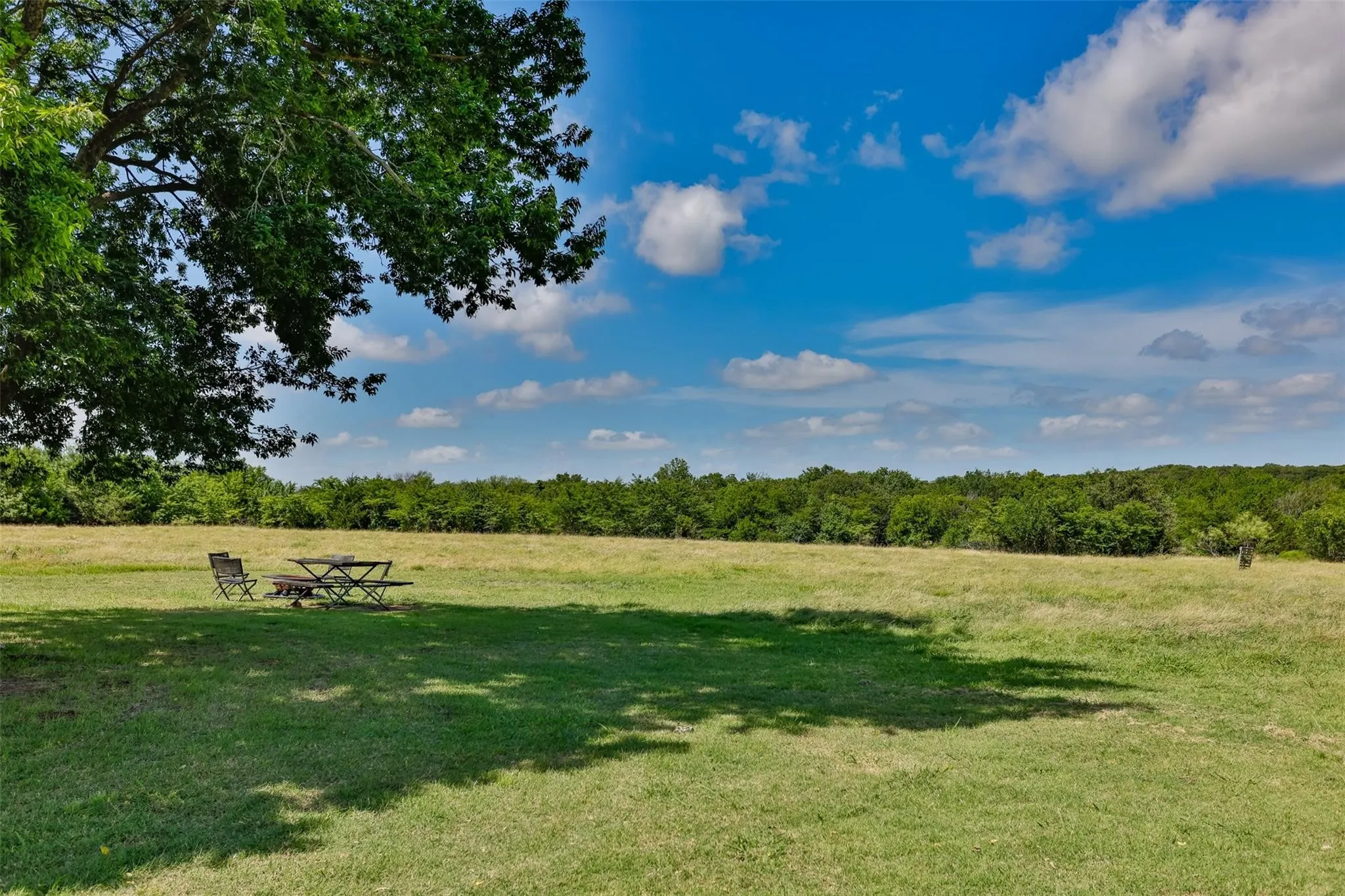 Mobile Home For Sale in Cooke County , 574 County Road 134, Gainesville, Texas 76240, 2 Bedroom, 2 Bathroom, 4 Garage spaces, 840 Sqft, built in 2011, mls#21379920, Real Estate Agent in Gainesville, Homes For Sale in Cooke county, Homes For Sale in Gainesville, Realtor in Gainesville Texas, Real Estate Brokerage Independent Realty Texas, Luminita Cordes Realtor