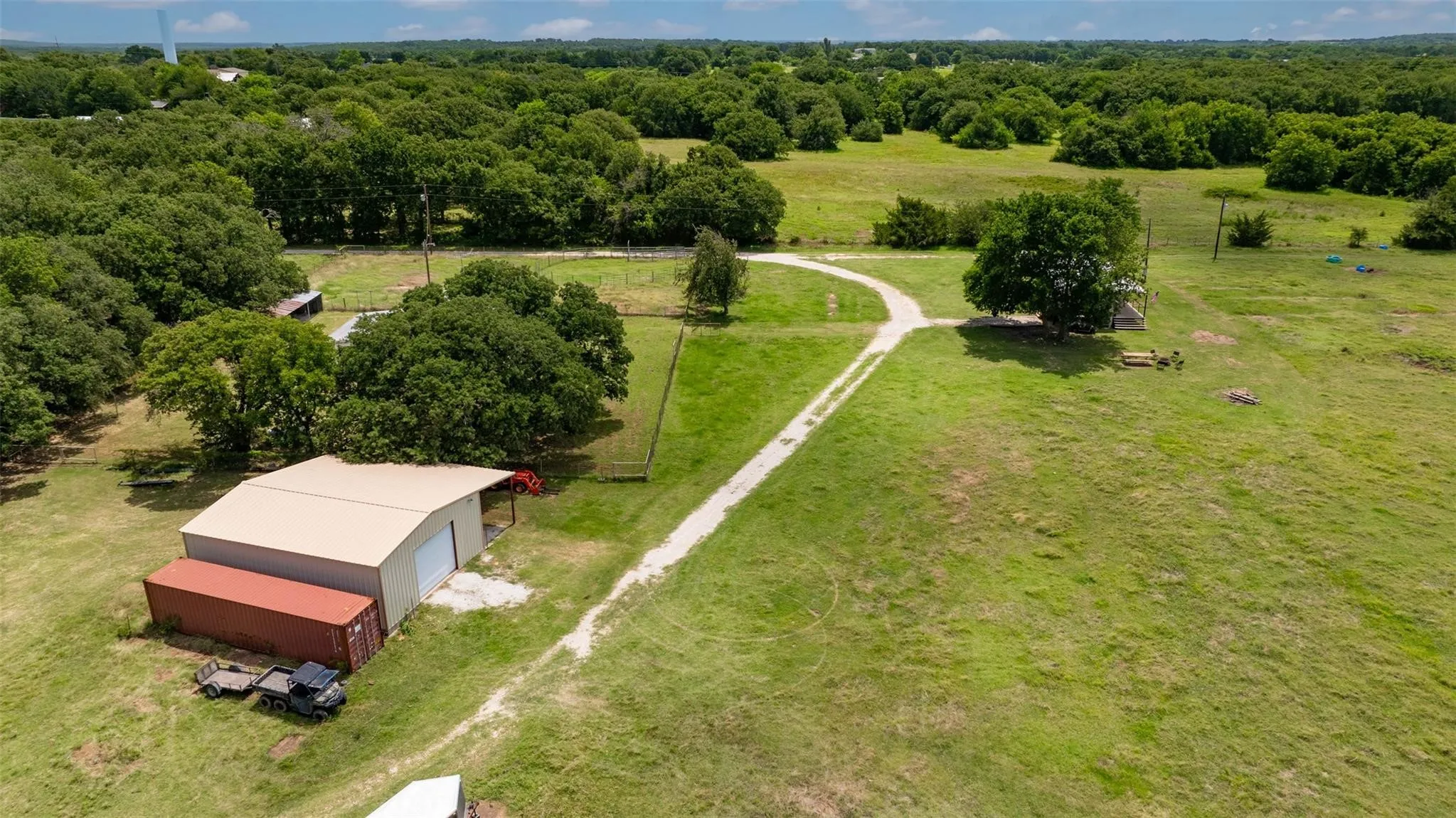 Mobile Home For Sale in Cooke County , 574 County Road 134, Gainesville, Texas 76240, 2 Bedroom, 2 Bathroom, 4 Garage spaces, 840 Sqft, built in 2011, mls#21379920, Real Estate Agent in Gainesville, Homes For Sale in Cooke county, Homes For Sale in Gainesville, Realtor in Gainesville Texas, Real Estate Brokerage Independent Realty Texas, Luminita Cordes Realtor