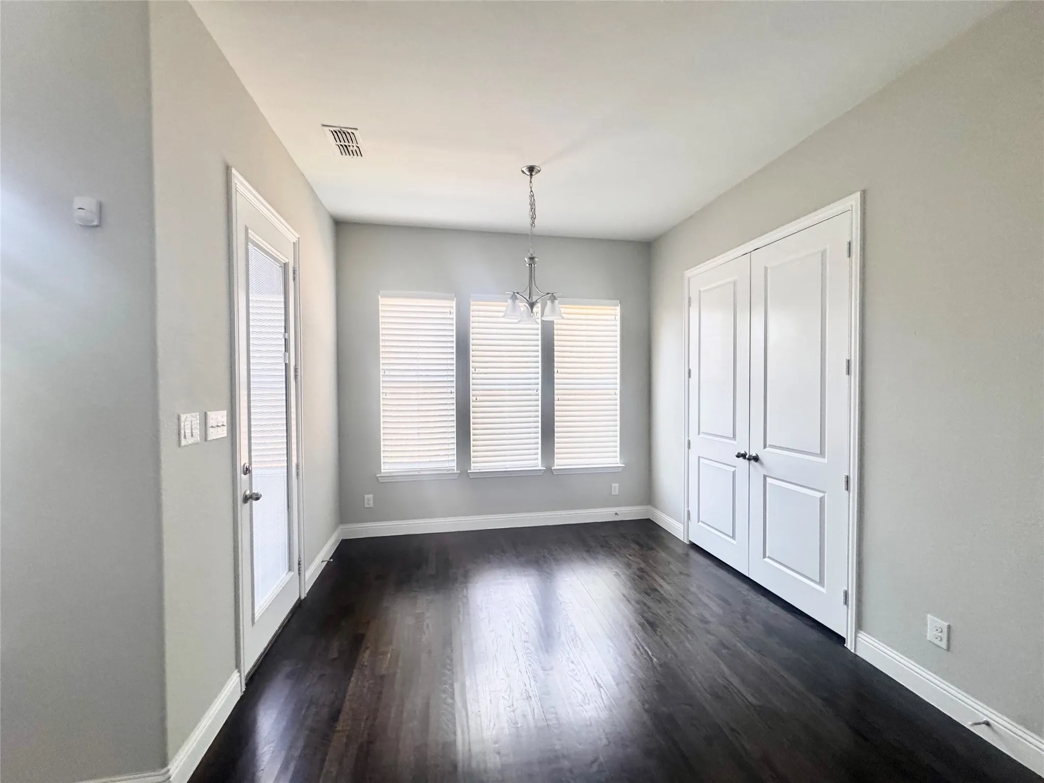 Single Family Residence For Sale in Collin County , 12912 Twelve Oaks Avenue, Frisco, Texas 75035, 5 Bedroom, 6 Bathroom, 3 Garage spaces, 4,589 Sqft, built in 2018, mls#21379814, Real Estate Agent in Frisco, Homes For Sale in Collin county, Homes For Sale in Frisco, Realtor in Frisco Texas, Real Estate Brokerage Independent Realty Texas, Luminita Cordes Realtor