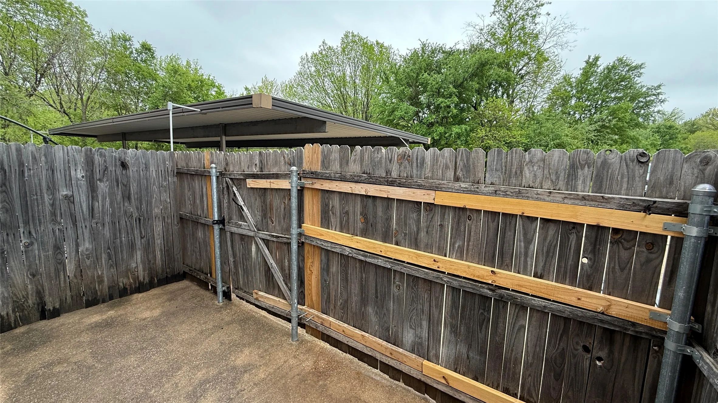 Quadruplex For Rent in Tarrant County , 7808 Ashe Court D, Fort Worth, Texas 76112, 2 Bedroom, 2 Bathroom, Garage spaces, 1,114 Sqft, built in 1984, mls#21379926, Real Estate Agent in Fort Worth, Homes For Rent in Tarrant county, Homes For Rent in Fort Worth, Realtor in Fort Worth Texas, Real Estate Brokerage Independent Realty Texas, Luminita Cordes Realtor