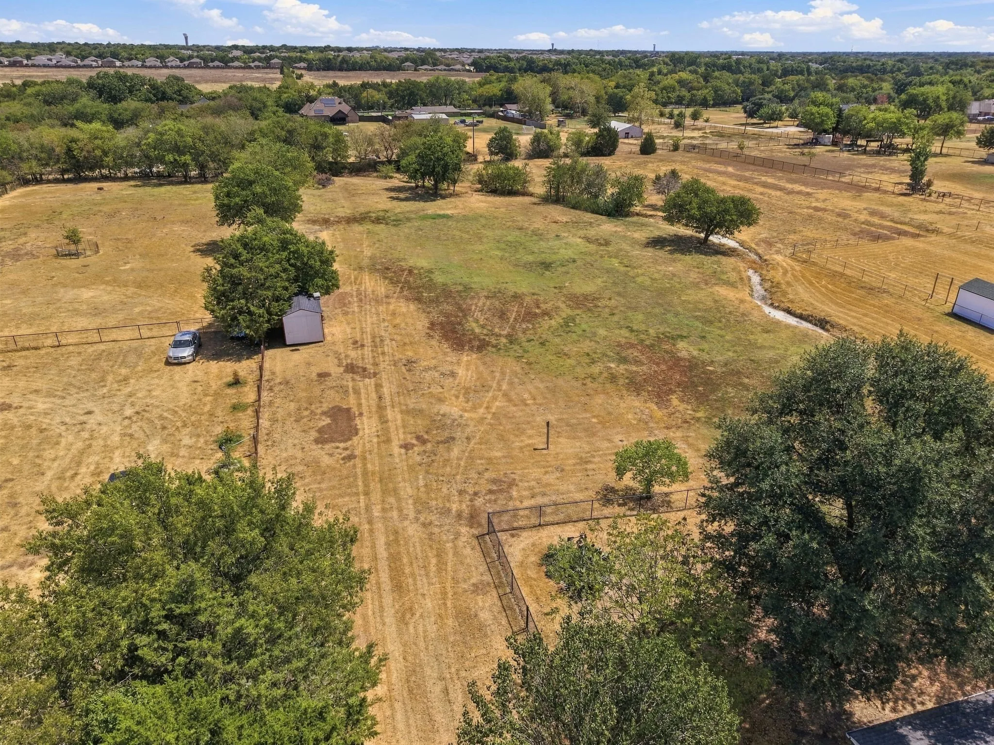 Single Family Residence For Sale in Ellis County , 706 Georgetown Road, Ovilla, Texas 75154, 3 Bedroom, 2 Bathroom, 2 Garage spaces, 1,926 Sqft, built in 1999, mls#21379427, Real Estate Agent in Ovilla, Homes For Sale in Ellis county, Homes For Sale in Ovilla, Realtor in Ovilla Texas, Real Estate Brokerage Independent Realty Texas, Luminita Cordes Realtor