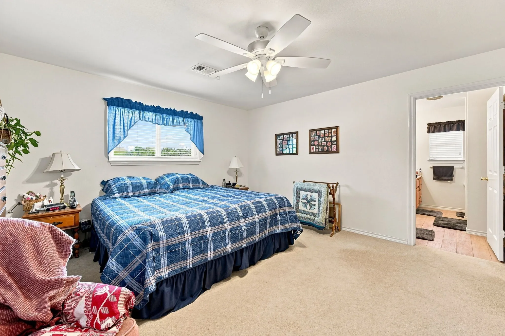 Single Family Residence For Sale in Ellis County , 706 Georgetown Road, Ovilla, Texas 75154, 3 Bedroom, 2 Bathroom, 2 Garage spaces, 1,926 Sqft, built in 1999, mls#21379427, Real Estate Agent in Ovilla, Homes For Sale in Ellis county, Homes For Sale in Ovilla, Realtor in Ovilla Texas, Real Estate Brokerage Independent Realty Texas, Luminita Cordes Realtor