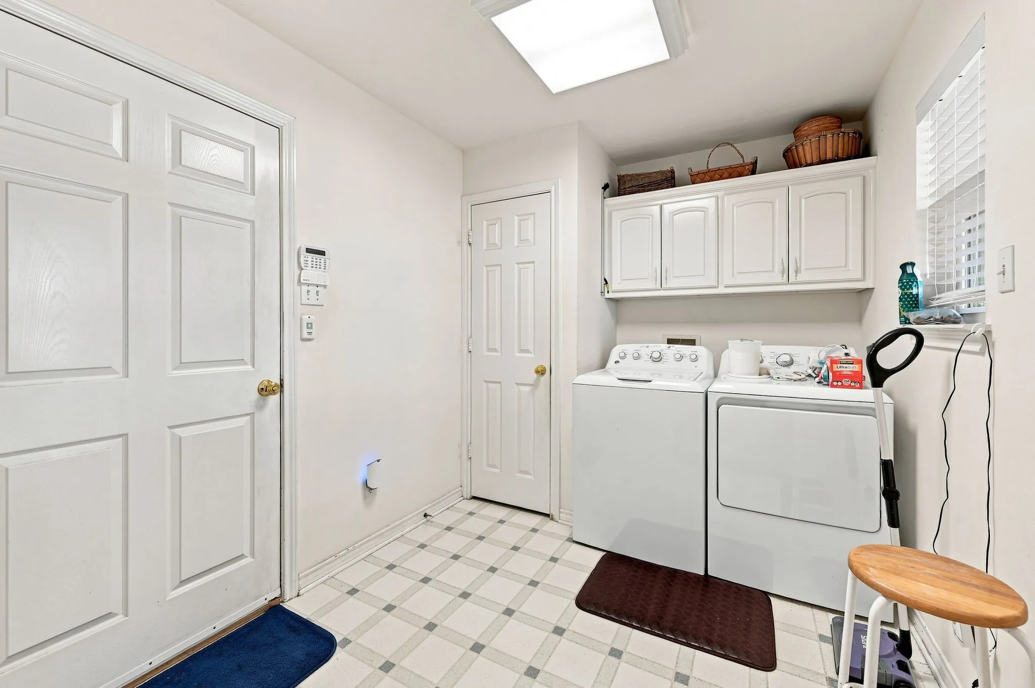 Single Family Residence For Sale in Ellis County , 706 Georgetown Road, Ovilla, Texas 75154, 3 Bedroom, 2 Bathroom, 2 Garage spaces, 1,926 Sqft, built in 1999, mls#21379427, Real Estate Agent in Ovilla, Homes For Sale in Ellis county, Homes For Sale in Ovilla, Realtor in Ovilla Texas, Real Estate Brokerage Independent Realty Texas, Luminita Cordes Realtor