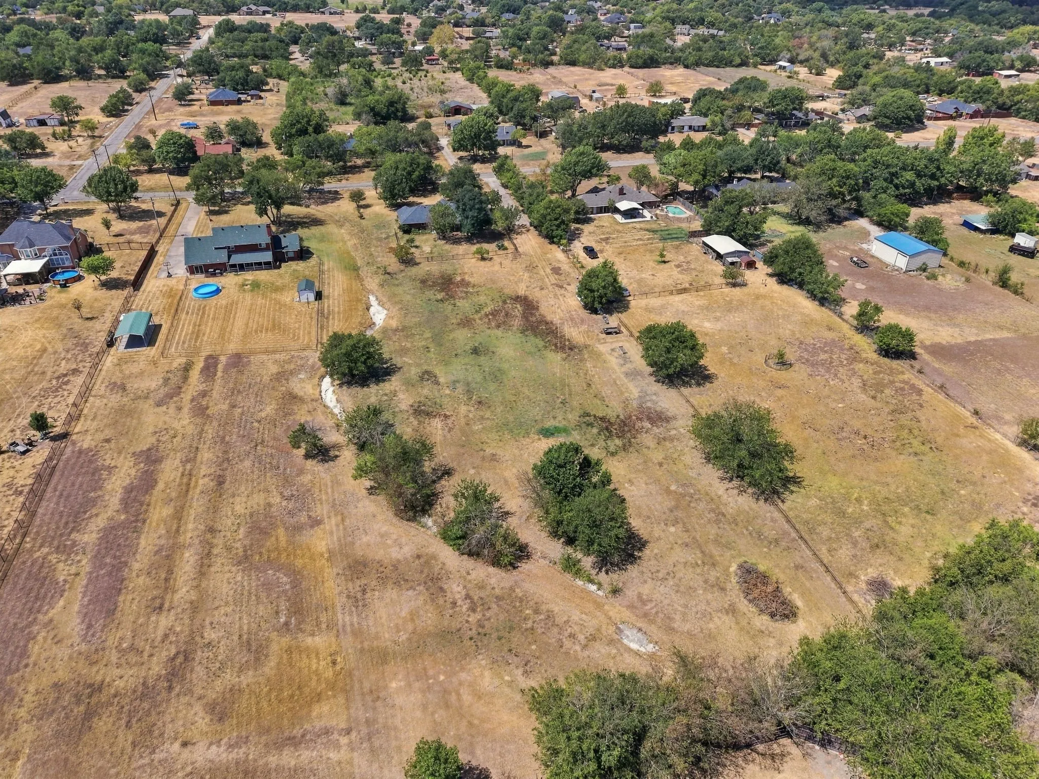Single Family Residence For Sale in Ellis County , 706 Georgetown Road, Ovilla, Texas 75154, 3 Bedroom, 2 Bathroom, 2 Garage spaces, 1,926 Sqft, built in 1999, mls#21379427, Real Estate Agent in Ovilla, Homes For Sale in Ellis county, Homes For Sale in Ovilla, Realtor in Ovilla Texas, Real Estate Brokerage Independent Realty Texas, Luminita Cordes Realtor