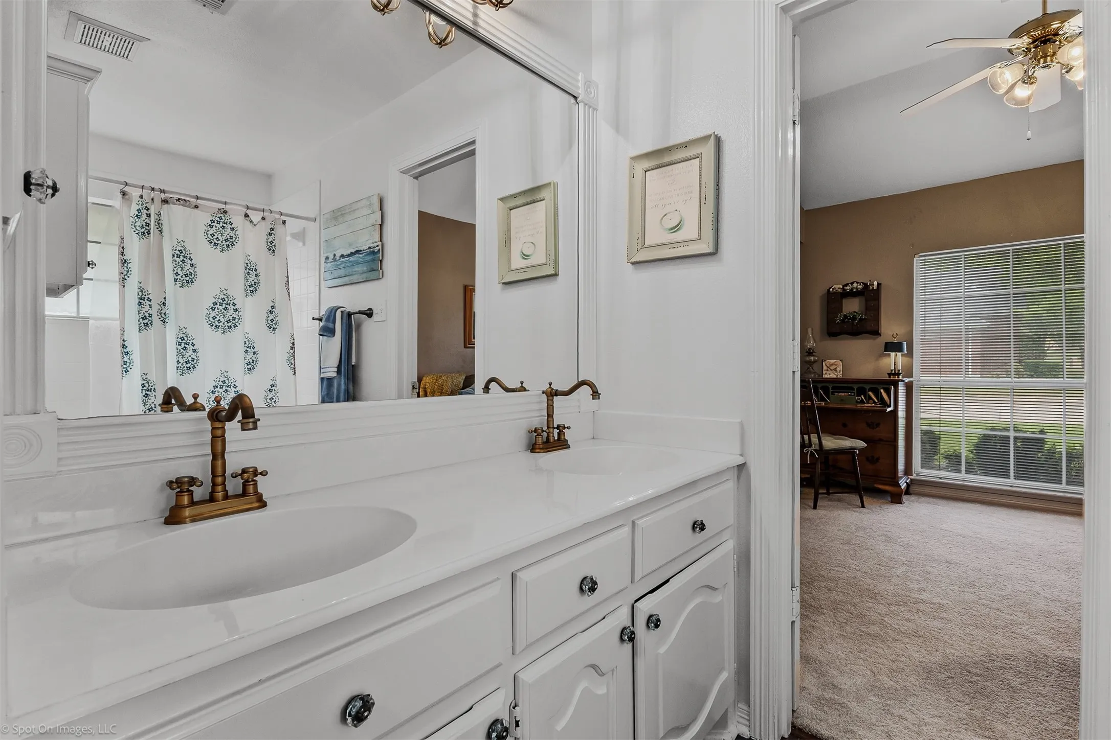 Single Family Residence For Sale in Rockwall County , 1790 Wind Hill Road, Rockwall, Texas 75087, 4 Bedroom, 3 Bathroom, 2 Garage spaces, 2,441 Sqft, built in 1992, mls#21379486, Real Estate Agent in Rockwall, Homes For Sale in Rockwall county, Homes For Sale in Rockwall, Realtor in Rockwall Texas, Real Estate Brokerage Independent Realty Texas, Luminita Cordes Realtor
