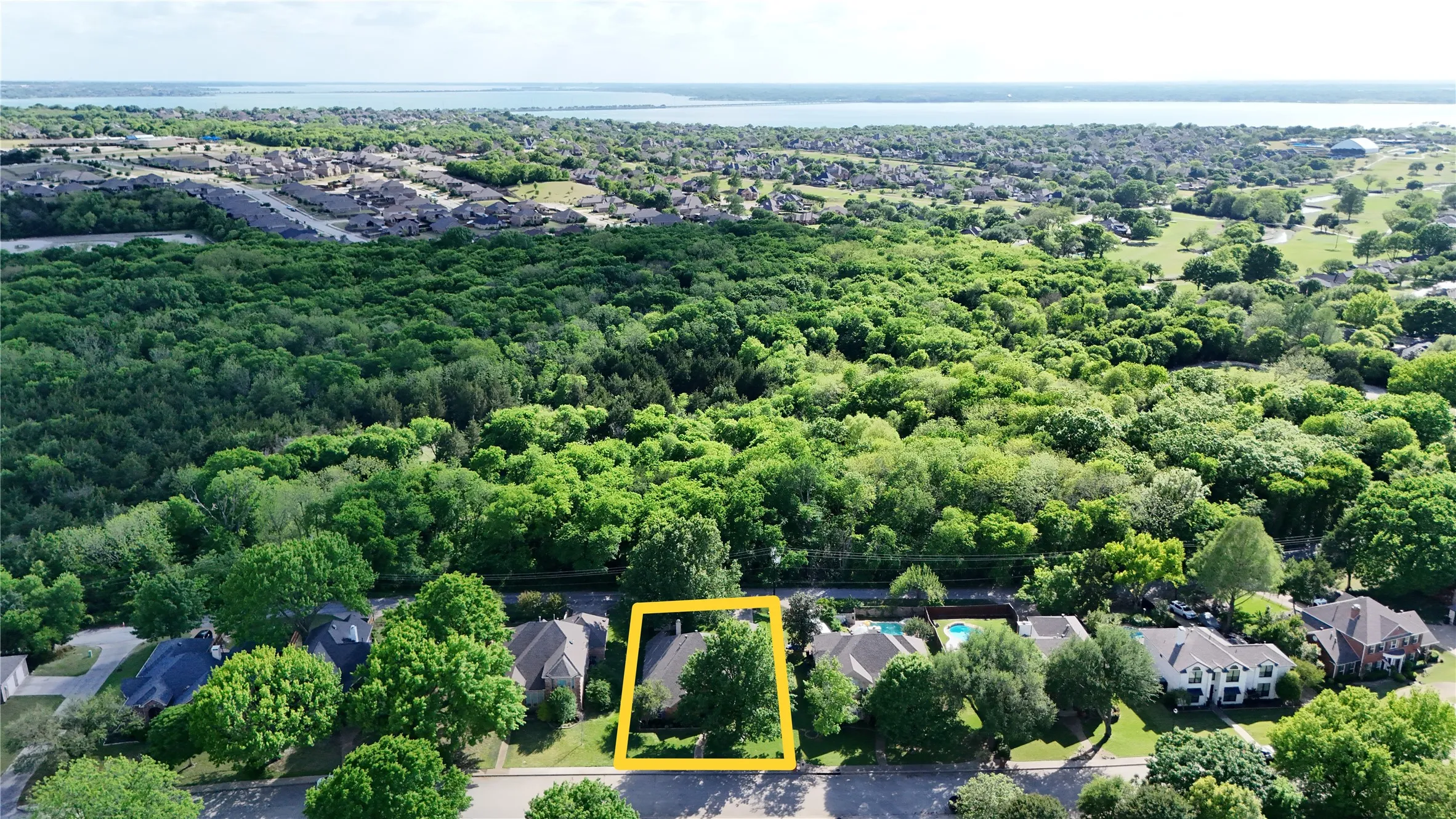 Single Family Residence For Sale in Rockwall County , 1790 Wind Hill Road, Rockwall, Texas 75087, 4 Bedroom, 3 Bathroom, 2 Garage spaces, 2,441 Sqft, built in 1992, mls#21379486, Real Estate Agent in Rockwall, Homes For Sale in Rockwall county, Homes For Sale in Rockwall, Realtor in Rockwall Texas, Real Estate Brokerage Independent Realty Texas, Luminita Cordes Realtor