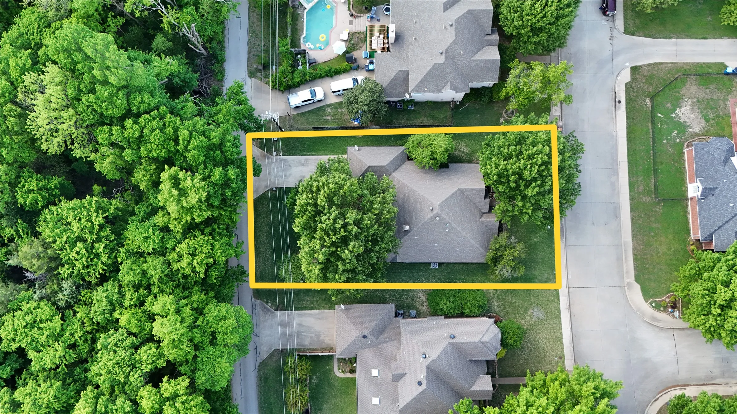 Single Family Residence For Sale in Rockwall County , 1790 Wind Hill Road, Rockwall, Texas 75087, 4 Bedroom, 3 Bathroom, 2 Garage spaces, 2,441 Sqft, built in 1992, mls#21379486, Real Estate Agent in Rockwall, Homes For Sale in Rockwall county, Homes For Sale in Rockwall, Realtor in Rockwall Texas, Real Estate Brokerage Independent Realty Texas, Luminita Cordes Realtor