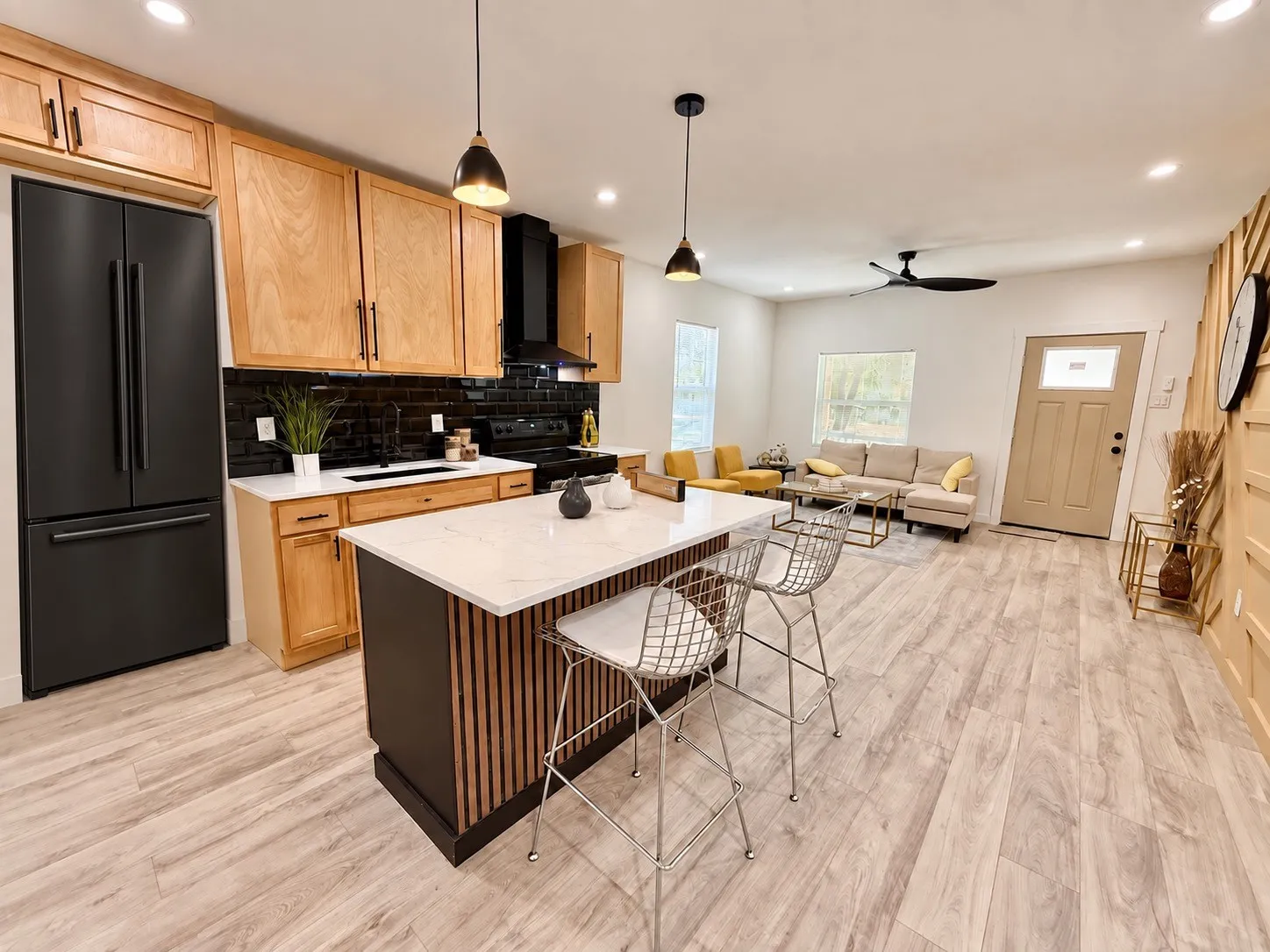 Single Family Residence For Sale in Dallas County , 5231 Beeman Avenue, Dallas, Texas 75223, 3 Bedroom, 2 Bathroom, Garage spaces, 1,084 Sqft, built in 1927, mls#21379922, Real Estate Agent in Dallas, Homes For Sale in Dallas county, Homes For Sale in Dallas, Realtor in Dallas Texas, Real Estate Brokerage Independent Realty Texas, Luminita Cordes Realtor