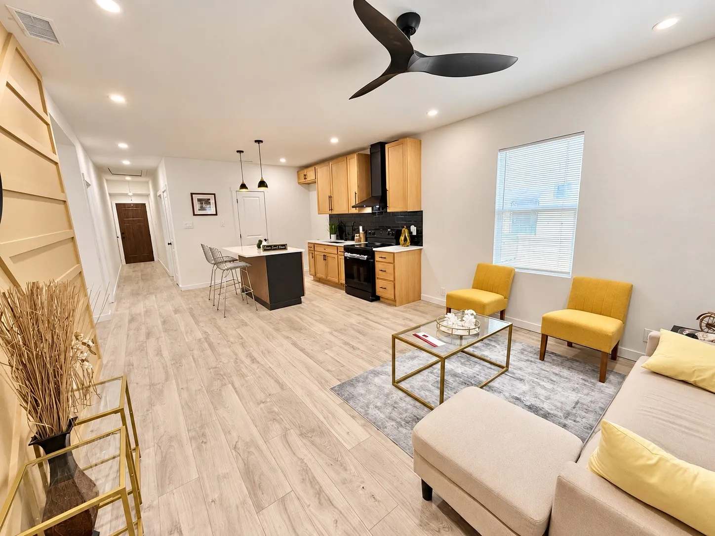 Single Family Residence For Sale in Dallas County , 5231 Beeman Avenue, Dallas, Texas 75223, 3 Bedroom, 2 Bathroom, Garage spaces, 1,084 Sqft, built in 1927, mls#21379922, Real Estate Agent in Dallas, Homes For Sale in Dallas county, Homes For Sale in Dallas, Realtor in Dallas Texas, Real Estate Brokerage Independent Realty Texas, Luminita Cordes Realtor