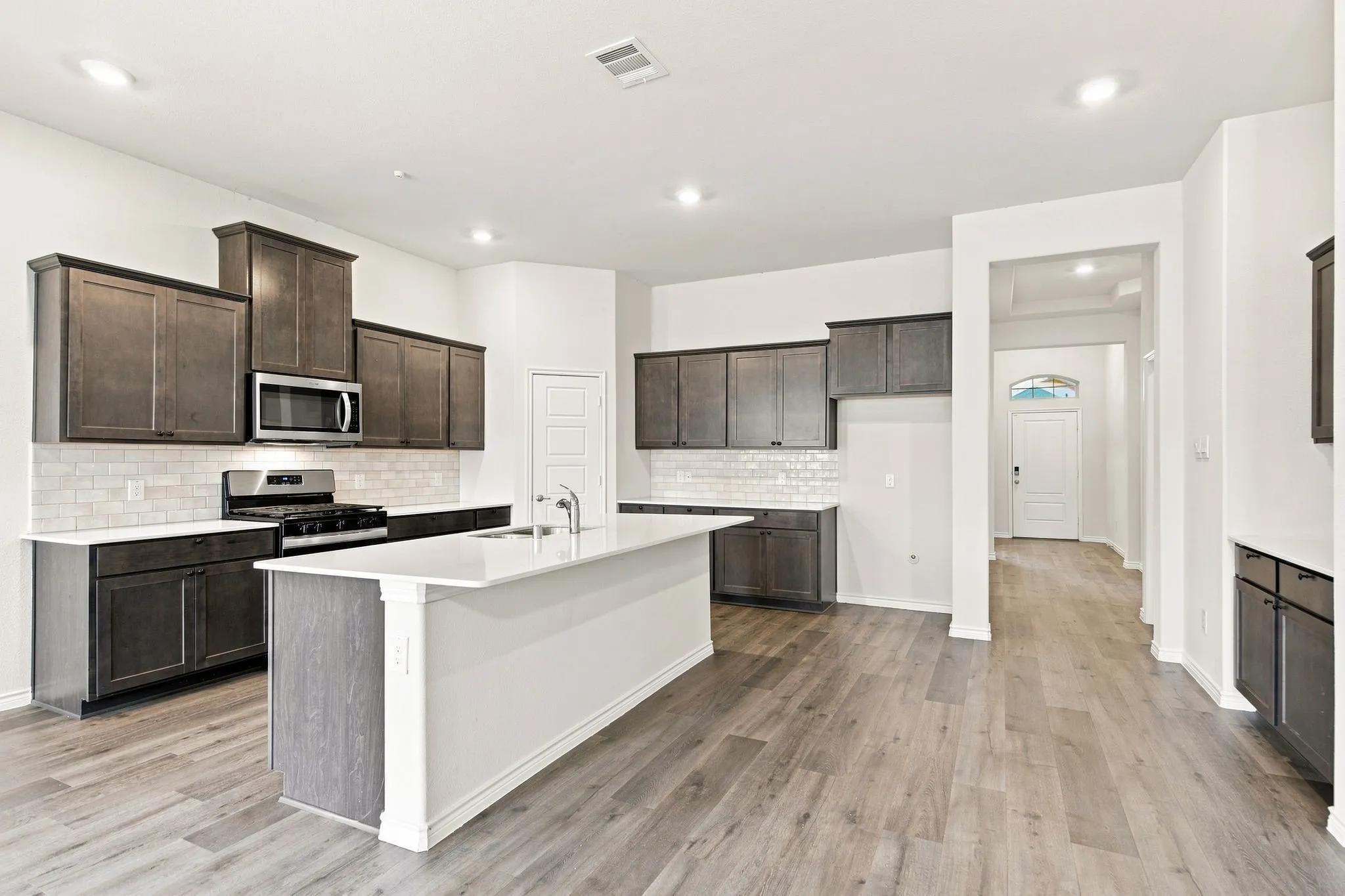 Single Family Residence For Sale in Denton County , 13409 Sueca Drive, Little Elm, Texas 75068, 4 Bedroom, 2 Bathroom, 2 Garage spaces, 2,033 Sqft, built in 2023, mls#21362024, Real Estate Agent in Little Elm, Homes For Sale in Denton county, Homes For Sale in Little Elm, Realtor in Little Elm Texas, Real Estate Brokerage Independent Realty Texas, Luminita Cordes Realtor