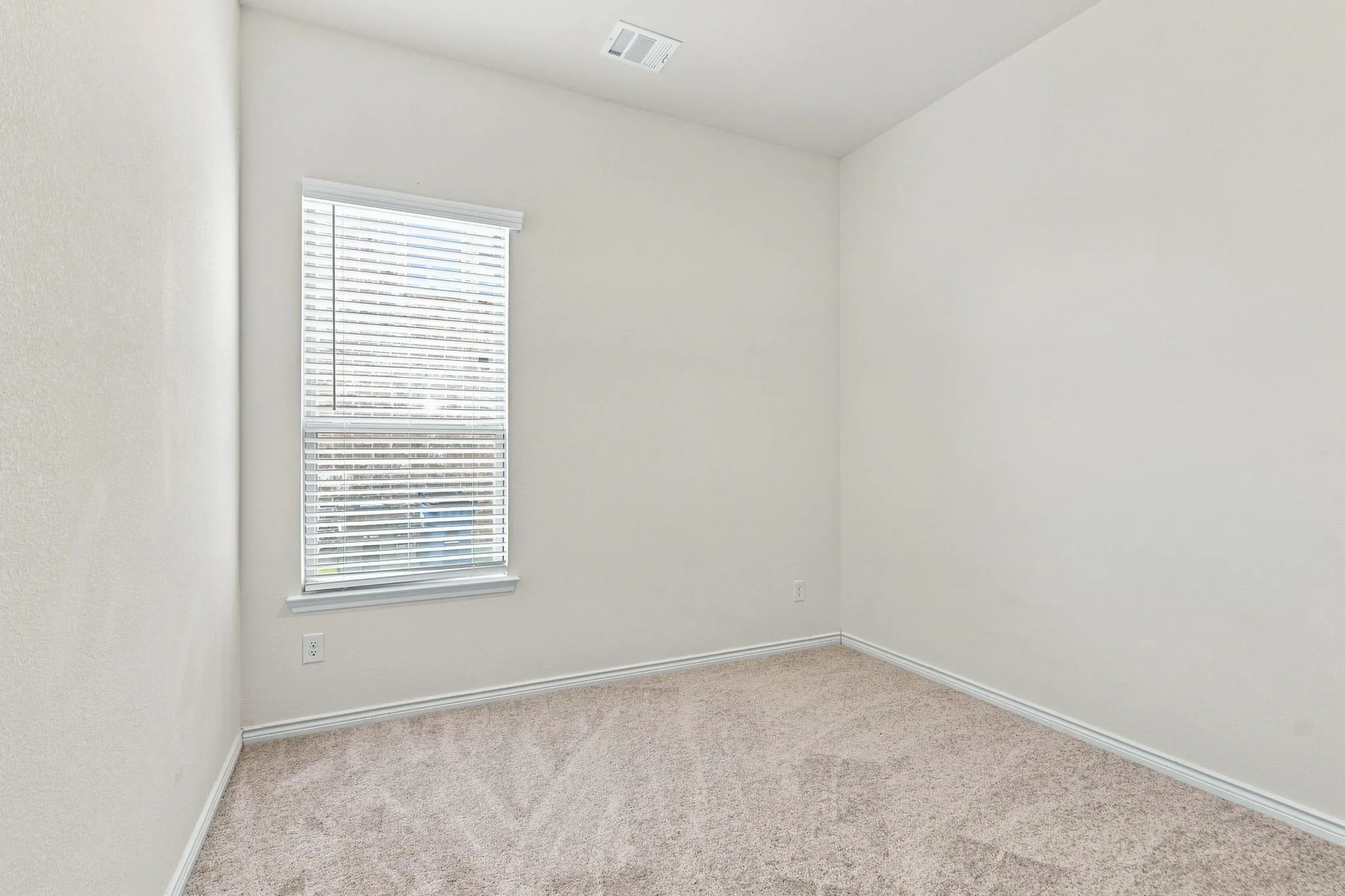 Single Family Residence For Sale in Denton County , 13409 Sueca Drive, Little Elm, Texas 75068, 4 Bedroom, 2 Bathroom, 2 Garage spaces, 2,033 Sqft, built in 2023, mls#21362024, Real Estate Agent in Little Elm, Homes For Sale in Denton county, Homes For Sale in Little Elm, Realtor in Little Elm Texas, Real Estate Brokerage Independent Realty Texas, Luminita Cordes Realtor