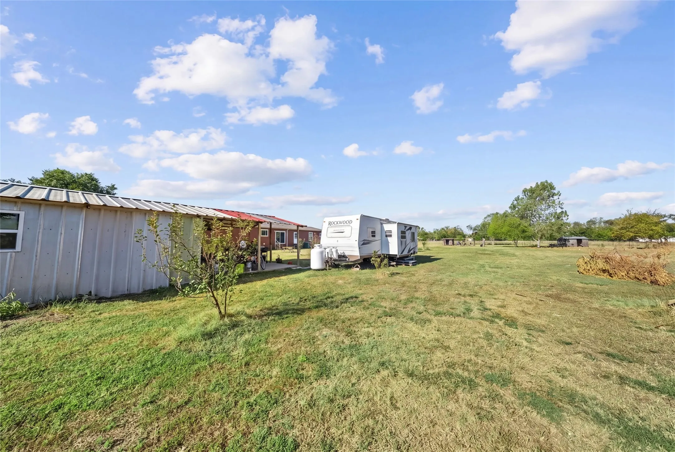 Mobile Home For Sale in Hunt County , 8379 Alice Circle, Quinlan, Texas 75474, 4 Bedroom, 3 Bathroom, 4 Garage spaces, 2,080 Sqft, built in 2017, mls#21378741, Real Estate Agent in Quinlan, Homes For Sale in Hunt county, Homes For Sale in Quinlan, Realtor in Quinlan Texas, Real Estate Brokerage Independent Realty Texas, Luminita Cordes Realtor