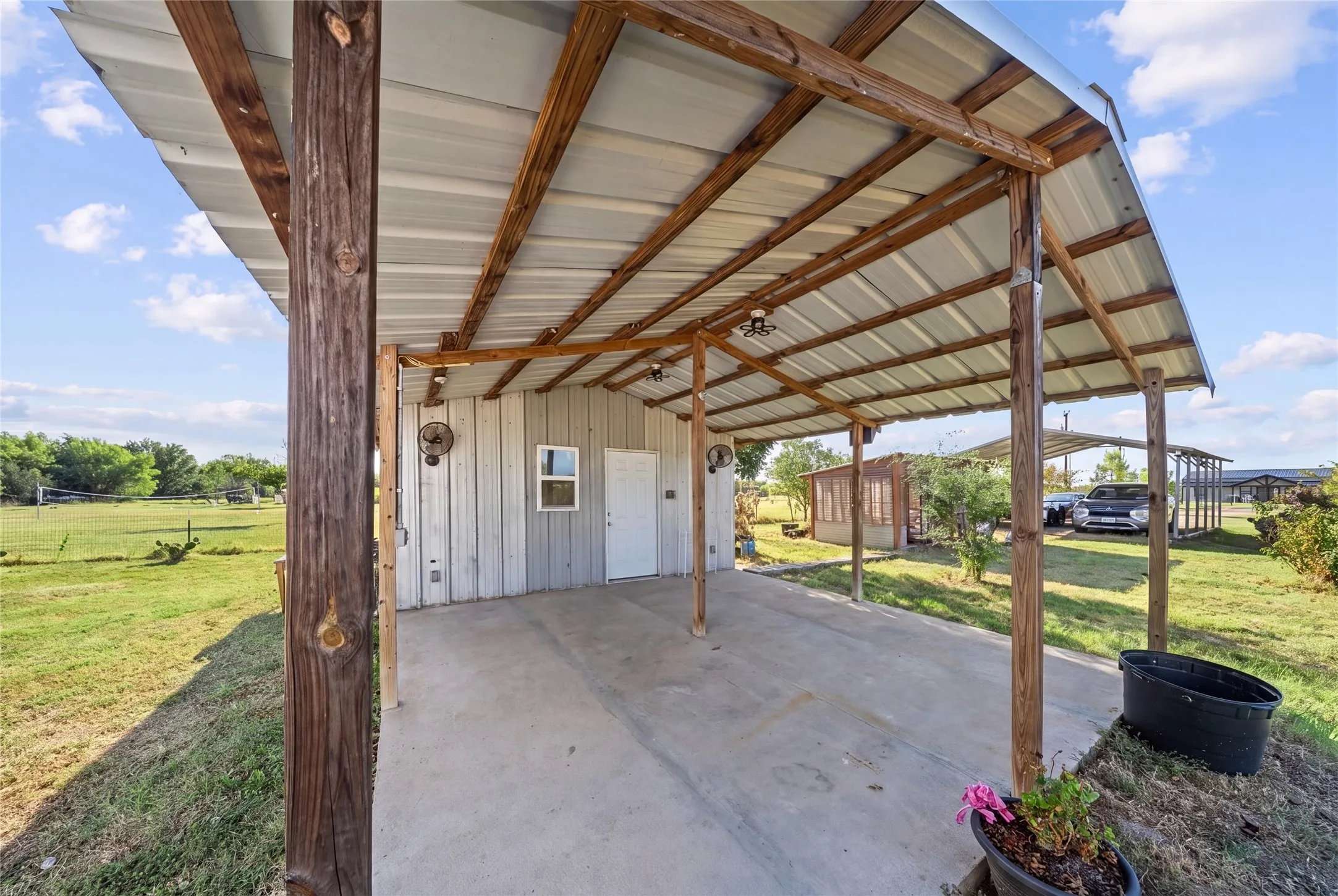 Mobile Home For Sale in Hunt County , 8379 Alice Circle, Quinlan, Texas 75474, 4 Bedroom, 3 Bathroom, 4 Garage spaces, 2,080 Sqft, built in 2017, mls#21378741, Real Estate Agent in Quinlan, Homes For Sale in Hunt county, Homes For Sale in Quinlan, Realtor in Quinlan Texas, Real Estate Brokerage Independent Realty Texas, Luminita Cordes Realtor