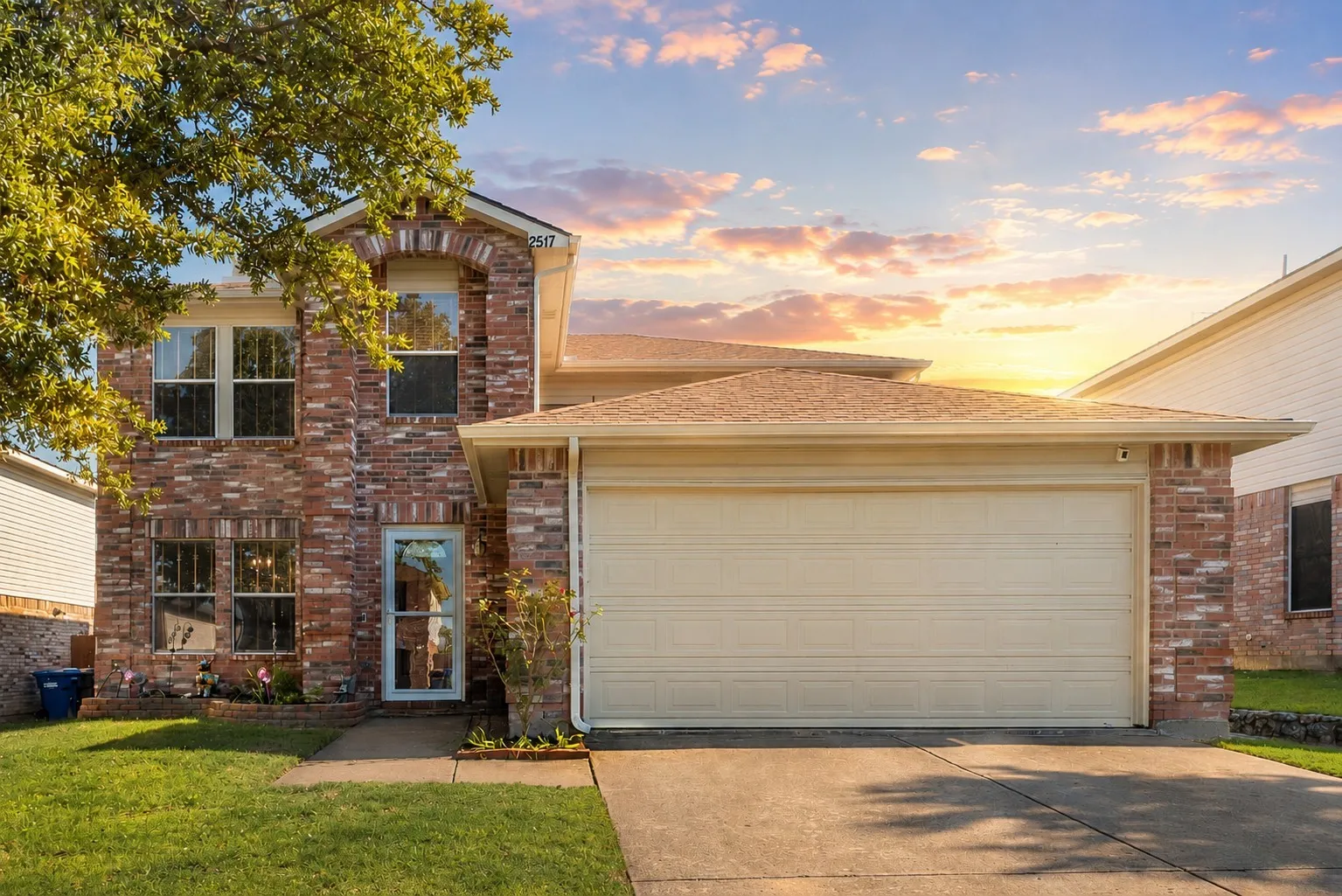 Single Family Residence For Sale in Collin County , 2517 Brinlee Branch Lane, Mc Kinney, Texas 75071, 4 Bedroom, 3 Bathroom, 2 Garage spaces, 2,599 Sqft, built in 2001, mls#21379918, Real Estate Agent in Mc Kinney, Homes For Sale in Collin county, Homes For Sale in Mc Kinney, Realtor in Mc Kinney Texas, Real Estate Brokerage Independent Realty Texas, Luminita Cordes Realtor