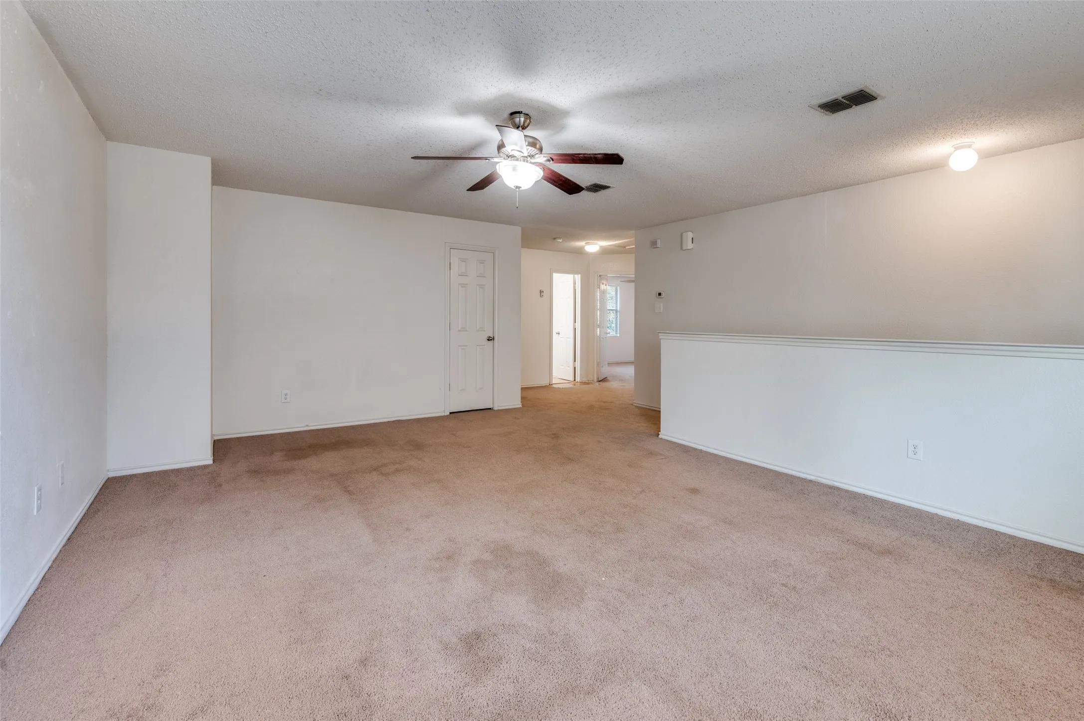 Single Family Residence For Rent in Tarrant County , 8402 Olivia Meadow Drive, Arlington, Texas 76002, 4 Bedroom, 3 Bathroom, 2 Garage spaces, 2,606 Sqft, built in 2005, mls#21379943, Real Estate Agent in Arlington, Homes For Rent in Tarrant county, Homes For Rent in Arlington, Realtor in Arlington Texas, Real Estate Brokerage Independent Realty Texas, Luminita Cordes Realtor