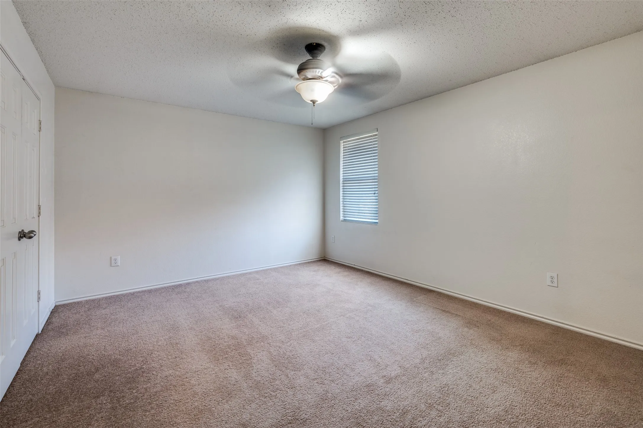 Single Family Residence For Rent in Tarrant County , 8402 Olivia Meadow Drive, Arlington, Texas 76002, 4 Bedroom, 3 Bathroom, 2 Garage spaces, 2,606 Sqft, built in 2005, mls#21379943, Real Estate Agent in Arlington, Homes For Rent in Tarrant county, Homes For Rent in Arlington, Realtor in Arlington Texas, Real Estate Brokerage Independent Realty Texas, Luminita Cordes Realtor