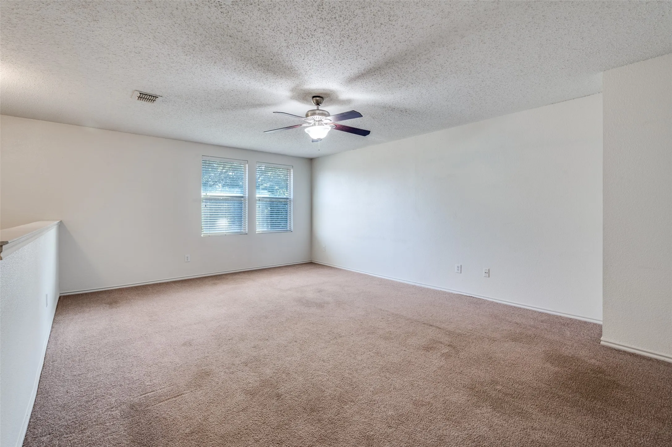 Single Family Residence For Rent in Tarrant County , 8402 Olivia Meadow Drive, Arlington, Texas 76002, 4 Bedroom, 3 Bathroom, 2 Garage spaces, 2,606 Sqft, built in 2005, mls#21379943, Real Estate Agent in Arlington, Homes For Rent in Tarrant county, Homes For Rent in Arlington, Realtor in Arlington Texas, Real Estate Brokerage Independent Realty Texas, Luminita Cordes Realtor