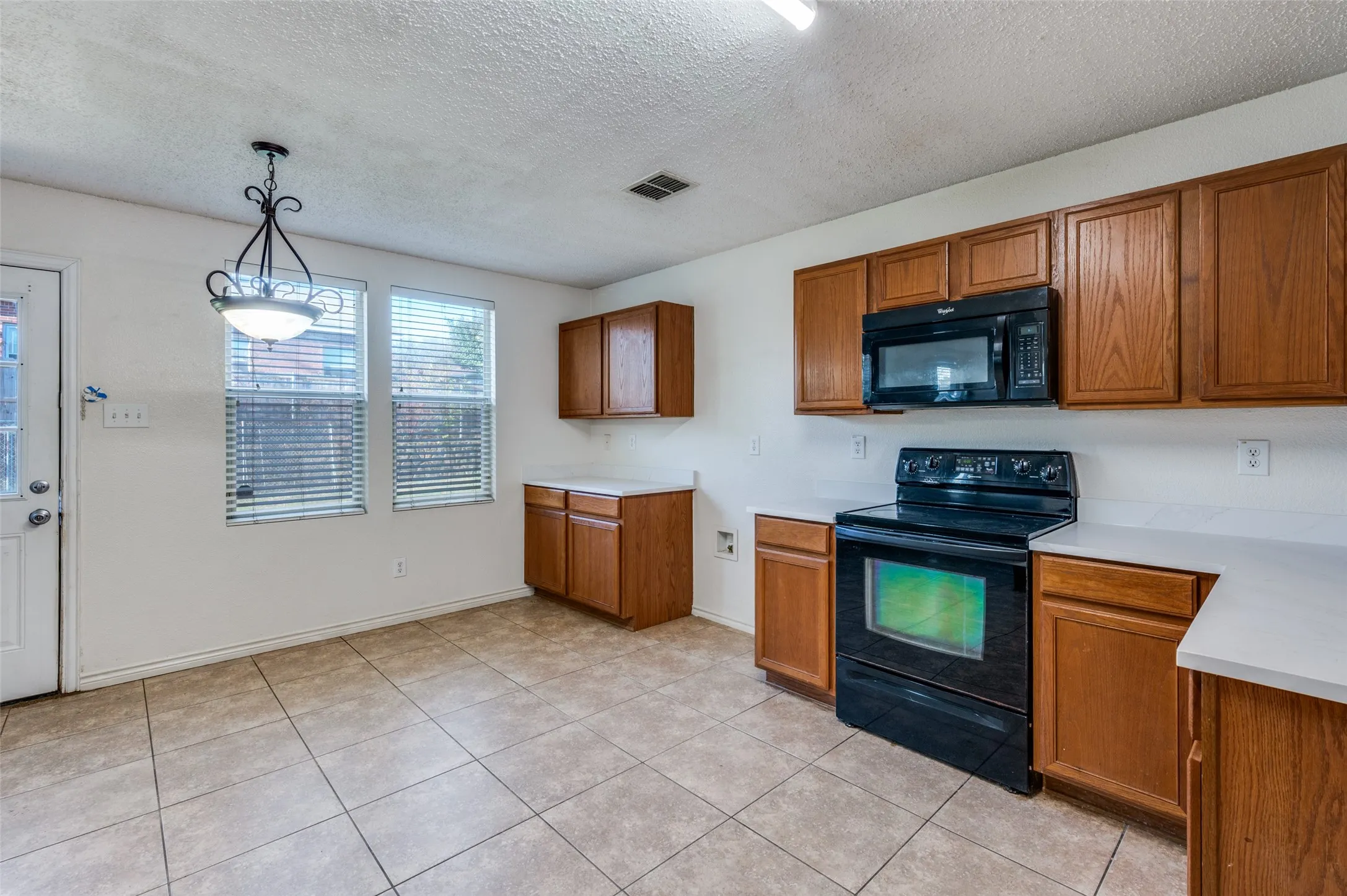 Single Family Residence For Rent in Tarrant County , 8402 Olivia Meadow Drive, Arlington, Texas 76002, 4 Bedroom, 3 Bathroom, 2 Garage spaces, 2,606 Sqft, built in 2005, mls#21379943, Real Estate Agent in Arlington, Homes For Rent in Tarrant county, Homes For Rent in Arlington, Realtor in Arlington Texas, Real Estate Brokerage Independent Realty Texas, Luminita Cordes Realtor