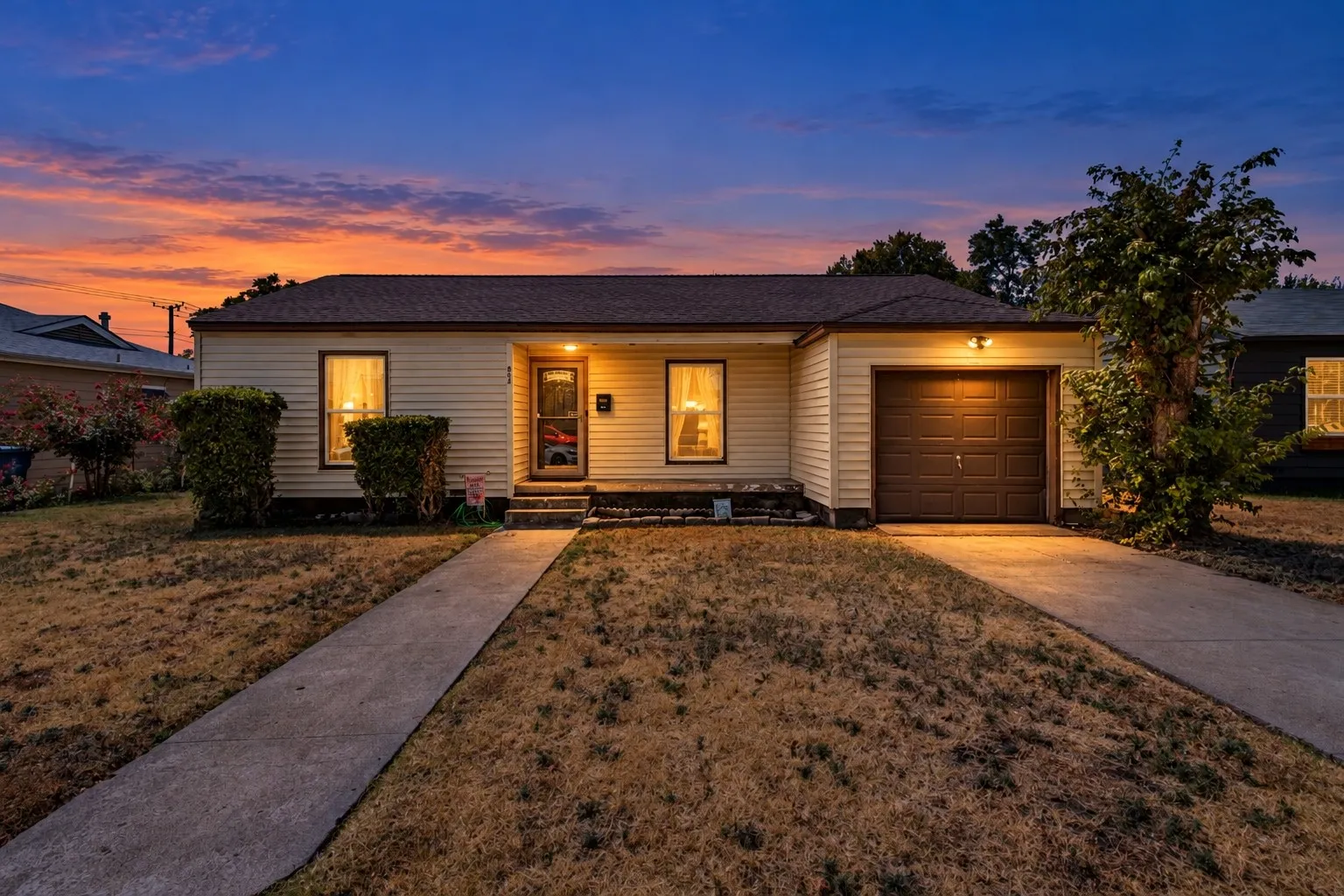 Single Family Residence For Sale in Dallas County , 804 Lilac Drive, Garland, Texas 75040, 3 Bedroom, 1 Bathroom, 1 Garage spaces, 1,272 Sqft, built in 1957, mls#21379315, Real Estate Agent in Garland, Homes For Sale in Dallas county, Homes For Sale in Garland, Realtor in Garland Texas, Real Estate Brokerage Independent Realty Texas, Luminita Cordes Realtor