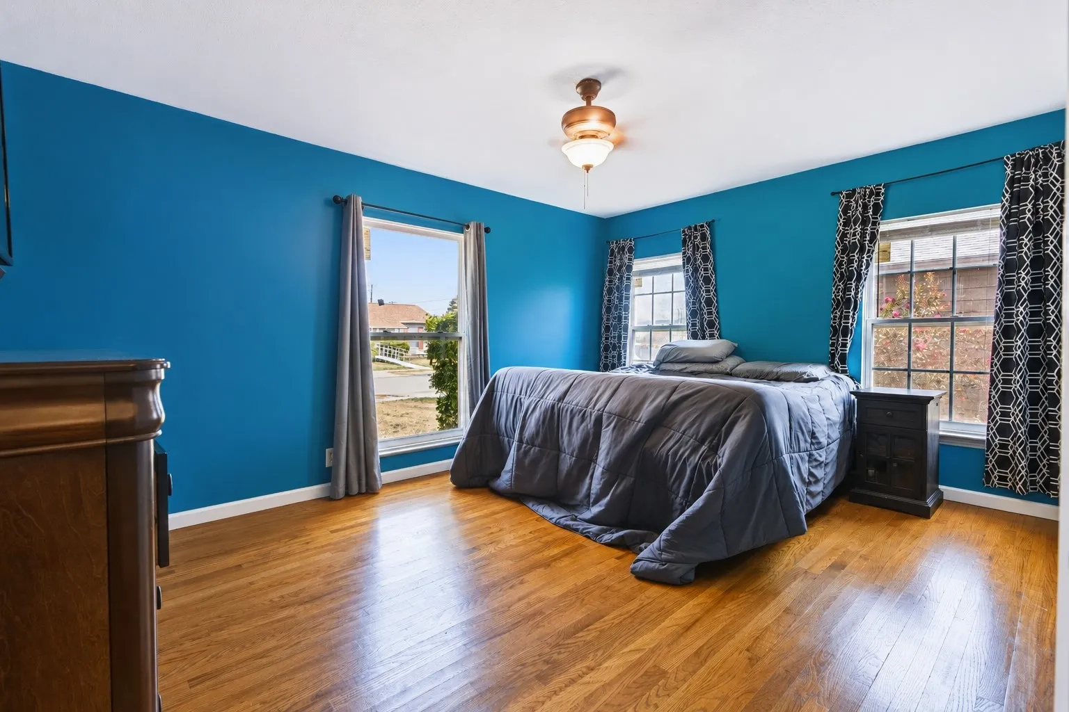 Single Family Residence For Sale in Dallas County , 804 Lilac Drive, Garland, Texas 75040, 3 Bedroom, 1 Bathroom, 1 Garage spaces, 1,272 Sqft, built in 1957, mls#21379315, Real Estate Agent in Garland, Homes For Sale in Dallas county, Homes For Sale in Garland, Realtor in Garland Texas, Real Estate Brokerage Independent Realty Texas, Luminita Cordes Realtor