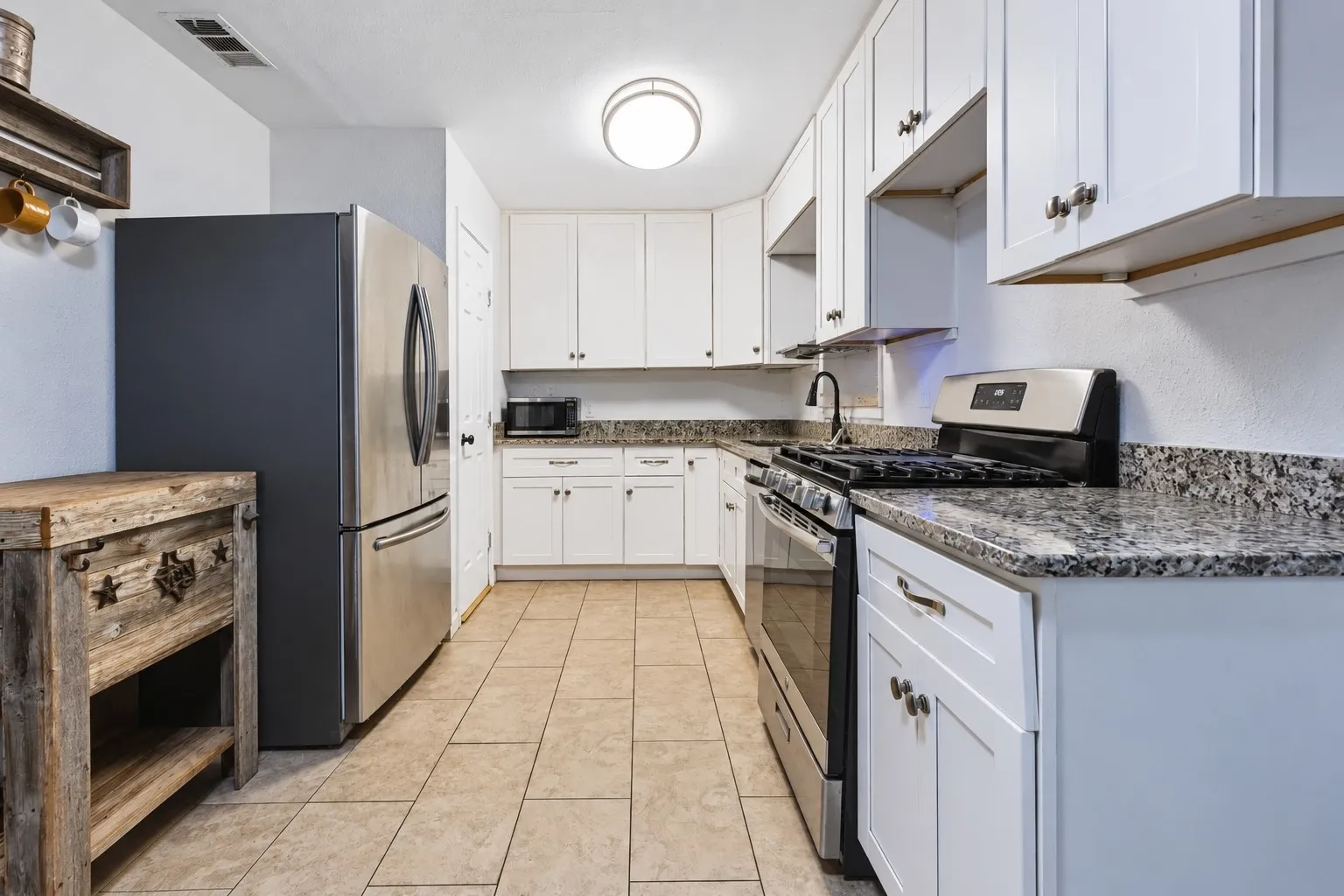 Single Family Residence For Sale in Dallas County , 804 Lilac Drive, Garland, Texas 75040, 3 Bedroom, 1 Bathroom, 1 Garage spaces, 1,272 Sqft, built in 1957, mls#21379315, Real Estate Agent in Garland, Homes For Sale in Dallas county, Homes For Sale in Garland, Realtor in Garland Texas, Real Estate Brokerage Independent Realty Texas, Luminita Cordes Realtor