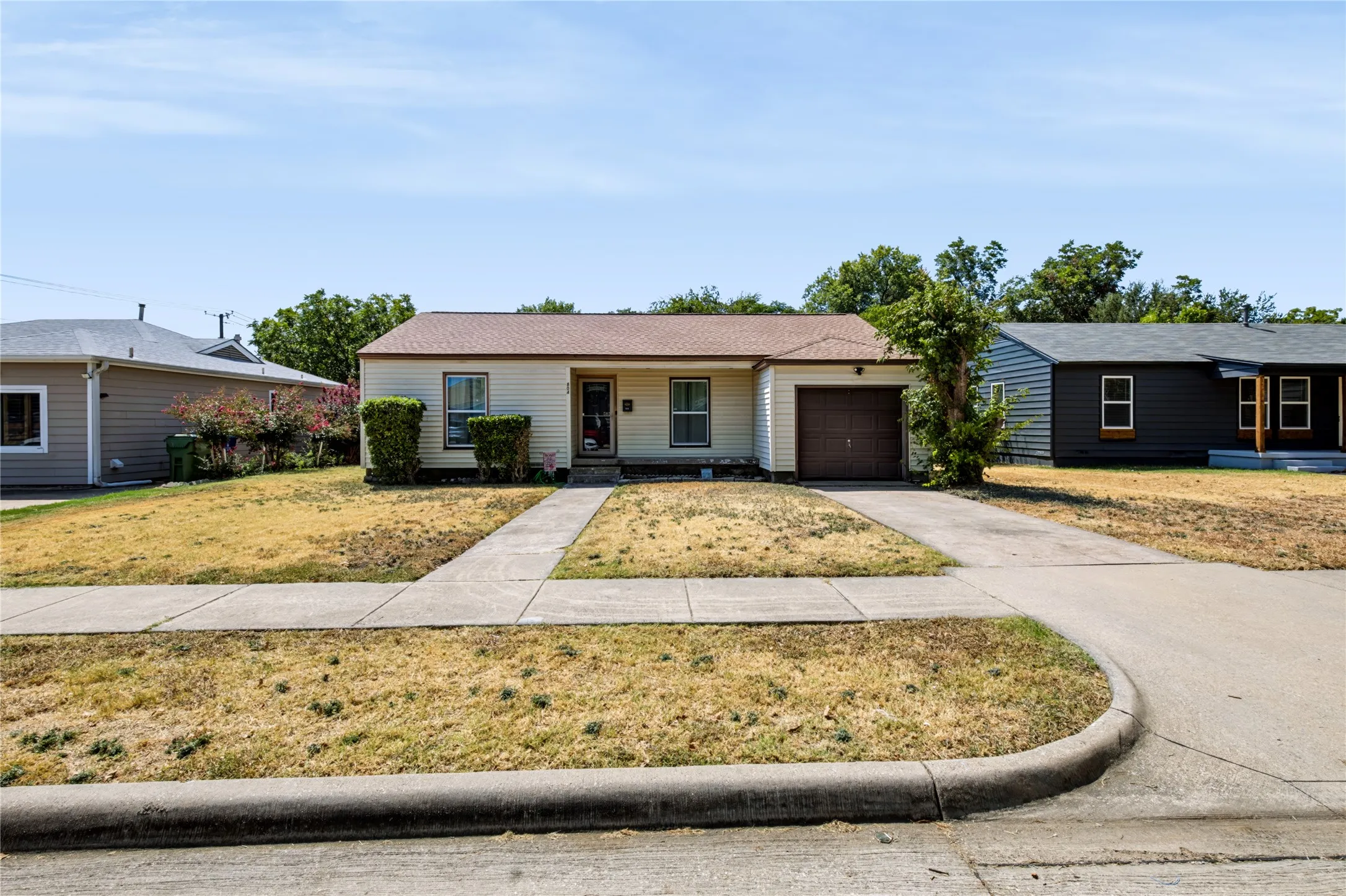 Single Family Residence For Sale in Dallas County , 804 Lilac Drive, Garland, Texas 75040, 3 Bedroom, 1 Bathroom, 1 Garage spaces, 1,272 Sqft, built in 1957, mls#21379315, Real Estate Agent in Garland, Homes For Sale in Dallas county, Homes For Sale in Garland, Realtor in Garland Texas, Real Estate Brokerage Independent Realty Texas, Luminita Cordes Realtor