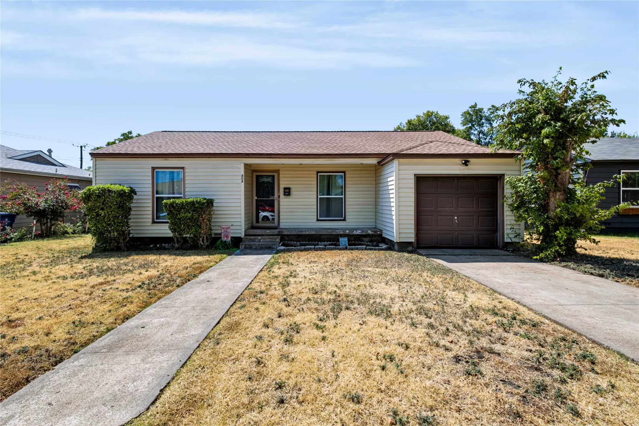 Single Family Residence For Sale in Dallas County , 804 Lilac Drive, Garland, Texas 75040, 3 Bedroom, 1 Bathroom, 1 Garage spaces, 1,272 Sqft, built in 1957, mls#21379315, Real Estate Agent in Garland, Homes For Sale in Dallas county, Homes For Sale in Garland, Realtor in Garland Texas, Real Estate Brokerage Independent Realty Texas, Luminita Cordes Realtor