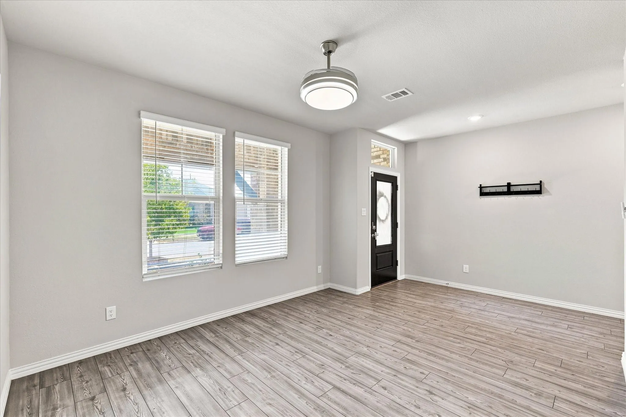 Single Family Residence For Sale in Denton County , 3316 Kingsdown Drive, Denton, Texas 76207, 4 Bedroom, 4 Bathroom, 2 Garage spaces, 3,114 Sqft, built in 2023, mls#21377693, Real Estate Agent in Denton, Homes For Sale in Denton county, Homes For Sale in Denton, Realtor in Denton Texas, Real Estate Brokerage Independent Realty Texas, Luminita Cordes Realtor