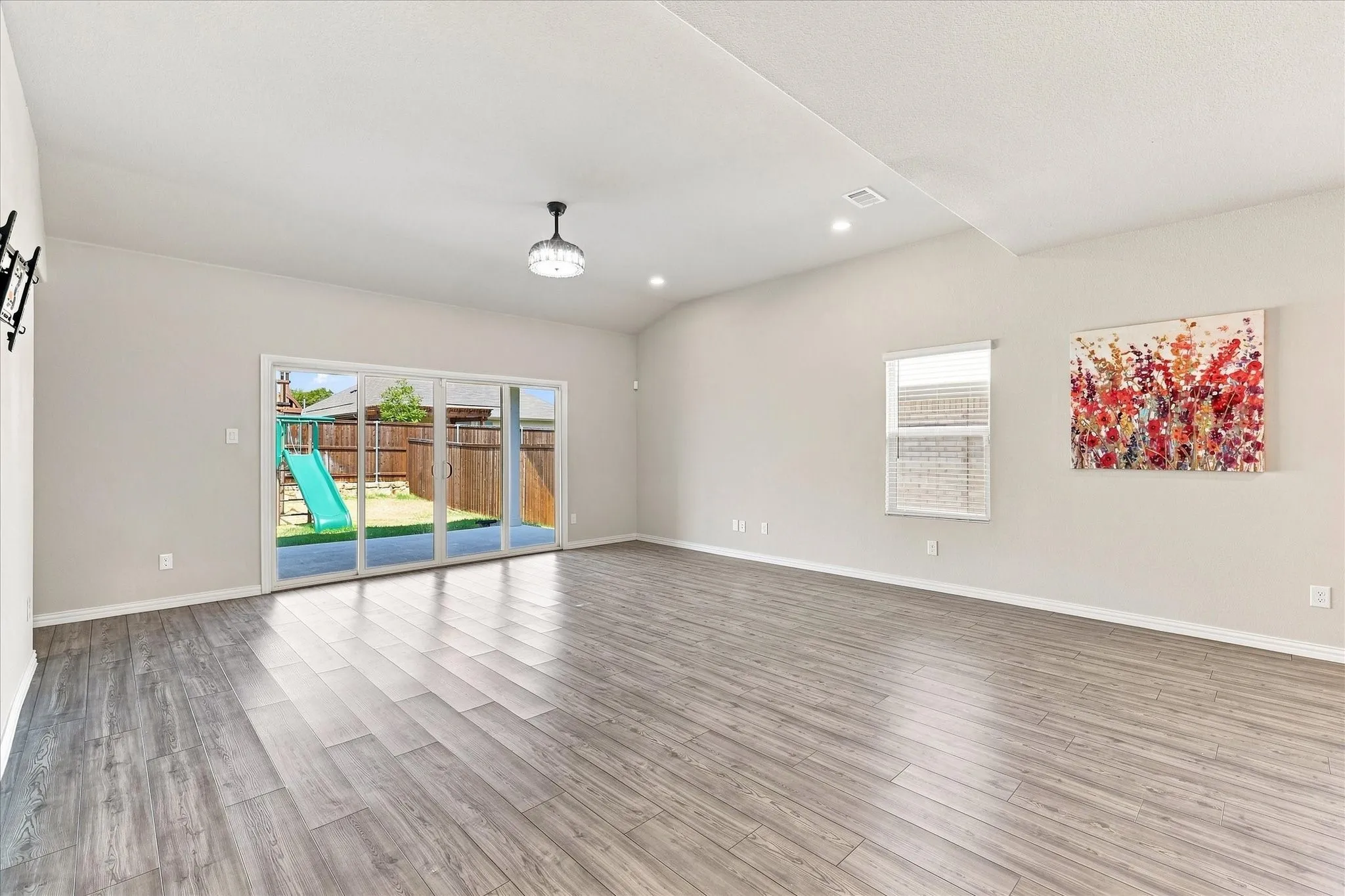 Single Family Residence For Sale in Denton County , 3316 Kingsdown Drive, Denton, Texas 76207, 4 Bedroom, 4 Bathroom, 2 Garage spaces, 3,114 Sqft, built in 2023, mls#21377693, Real Estate Agent in Denton, Homes For Sale in Denton county, Homes For Sale in Denton, Realtor in Denton Texas, Real Estate Brokerage Independent Realty Texas, Luminita Cordes Realtor