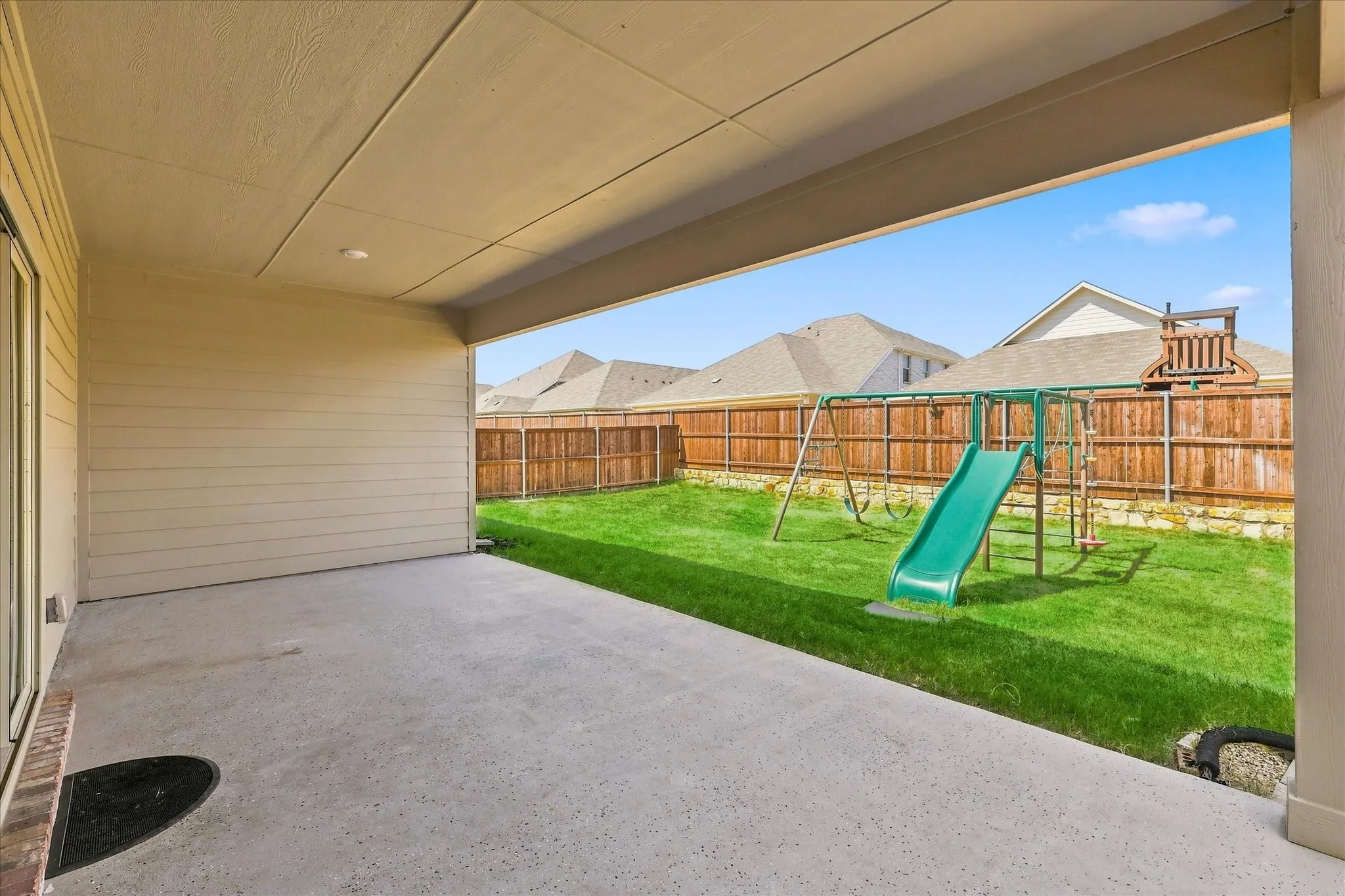 Single Family Residence For Sale in Denton County , 3316 Kingsdown Drive, Denton, Texas 76207, 4 Bedroom, 4 Bathroom, 2 Garage spaces, 3,114 Sqft, built in 2023, mls#21377693, Real Estate Agent in Denton, Homes For Sale in Denton county, Homes For Sale in Denton, Realtor in Denton Texas, Real Estate Brokerage Independent Realty Texas, Luminita Cordes Realtor