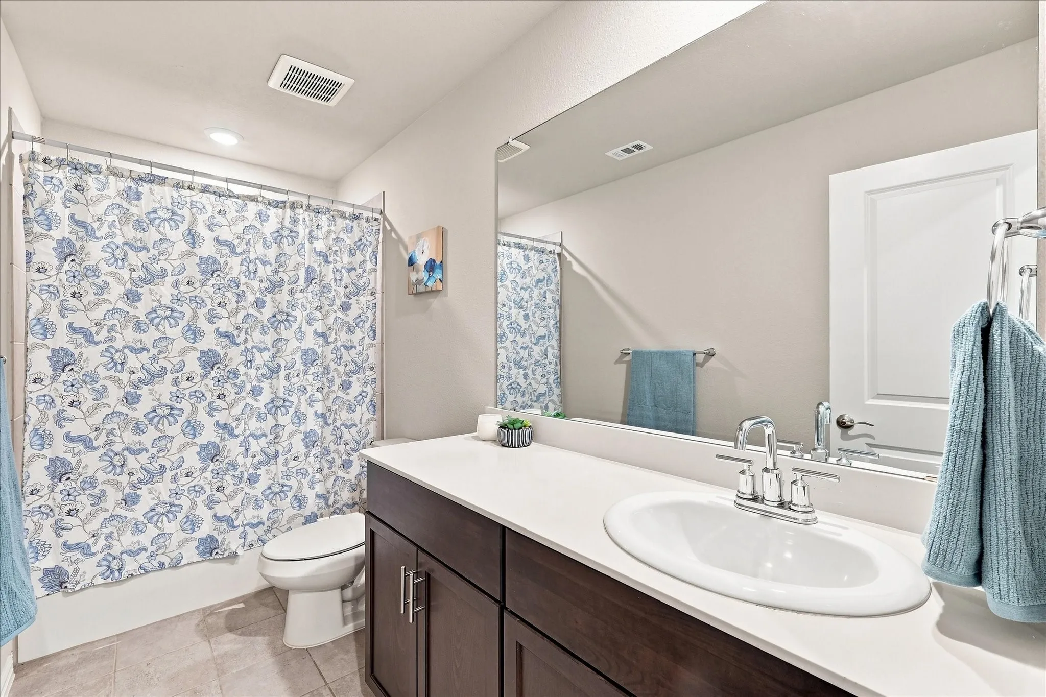 Single Family Residence For Sale in Denton County , 3316 Kingsdown Drive, Denton, Texas 76207, 4 Bedroom, 4 Bathroom, 2 Garage spaces, 3,114 Sqft, built in 2023, mls#21377693, Real Estate Agent in Denton, Homes For Sale in Denton county, Homes For Sale in Denton, Realtor in Denton Texas, Real Estate Brokerage Independent Realty Texas, Luminita Cordes Realtor