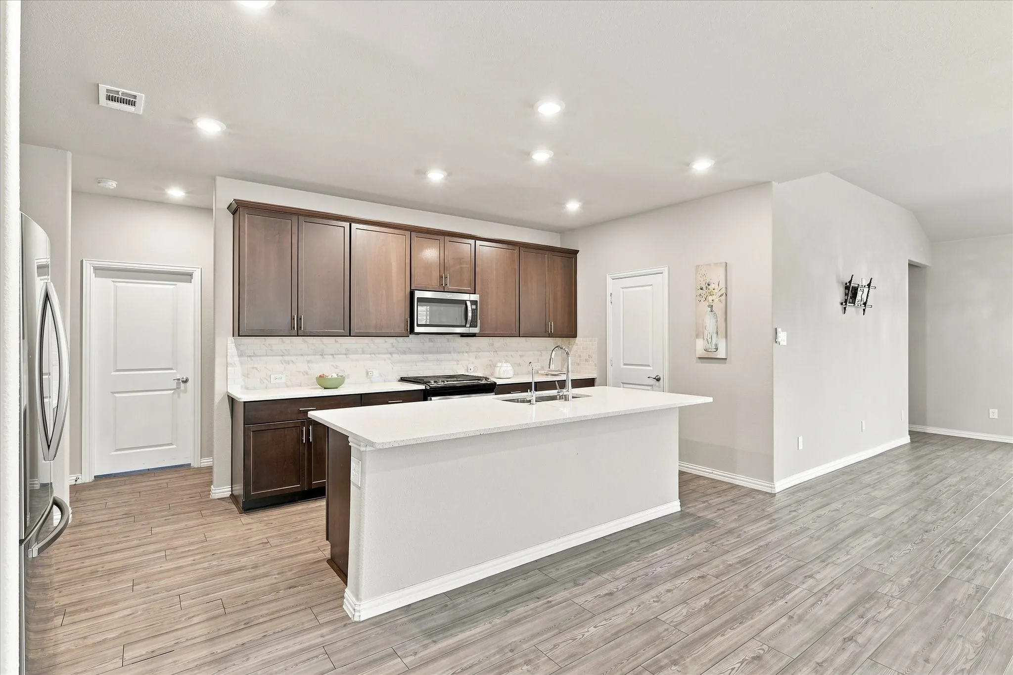 Single Family Residence For Sale in Denton County , 3316 Kingsdown Drive, Denton, Texas 76207, 4 Bedroom, 4 Bathroom, 2 Garage spaces, 3,114 Sqft, built in 2023, mls#21377693, Real Estate Agent in Denton, Homes For Sale in Denton county, Homes For Sale in Denton, Realtor in Denton Texas, Real Estate Brokerage Independent Realty Texas, Luminita Cordes Realtor