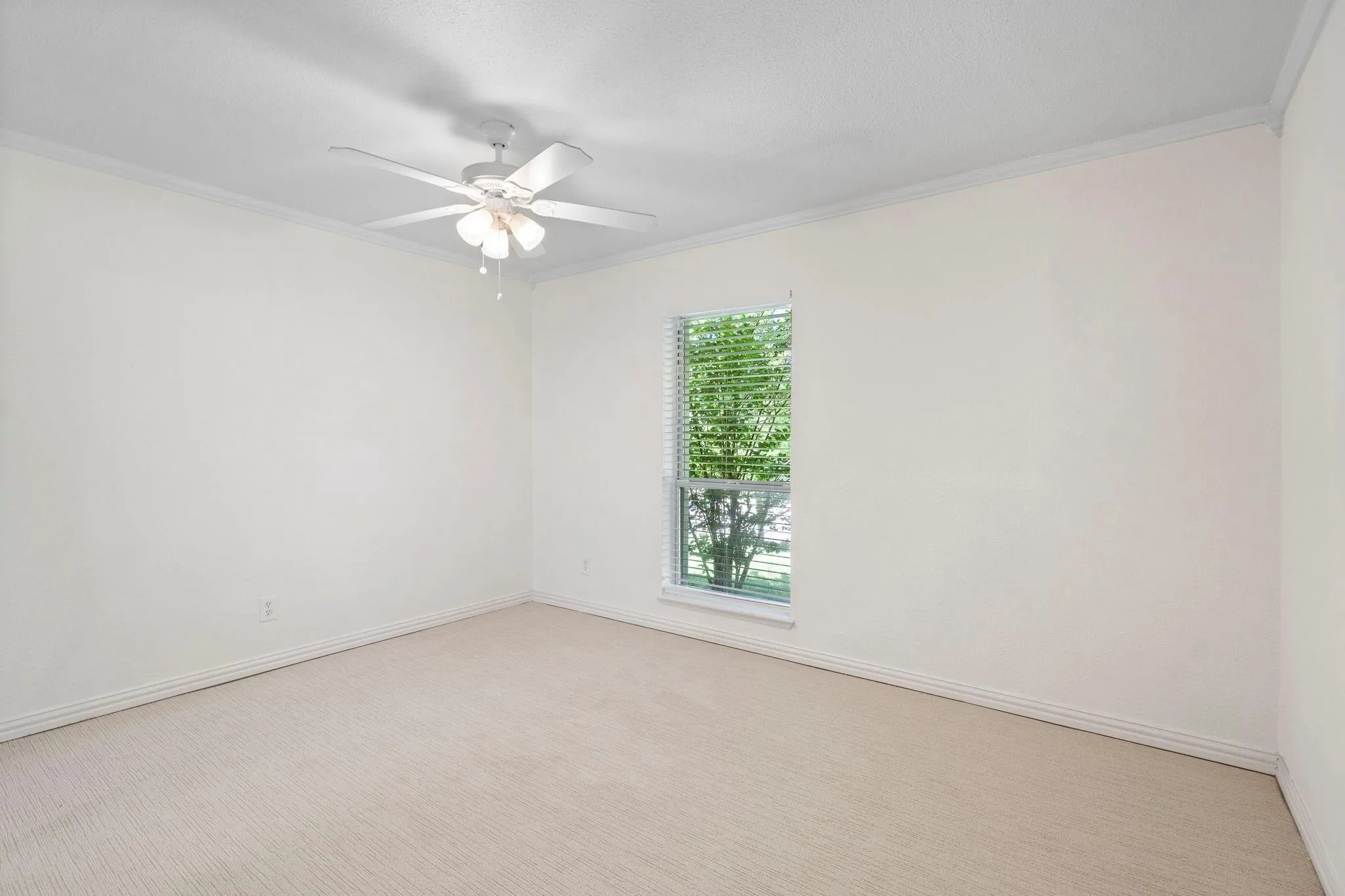 Single Family Residence For Sale in Dallas County , 7162 Carrousel Circle, Dallas, Texas 75214, 4 Bedroom, 3 Bathroom, Garage spaces, 2,493 Sqft, built in 1971, mls#21379948, Real Estate Agent in Dallas, Homes For Sale in Dallas county, Homes For Sale in Dallas, Realtor in Dallas Texas, Real Estate Brokerage Independent Realty Texas, Luminita Cordes Realtor