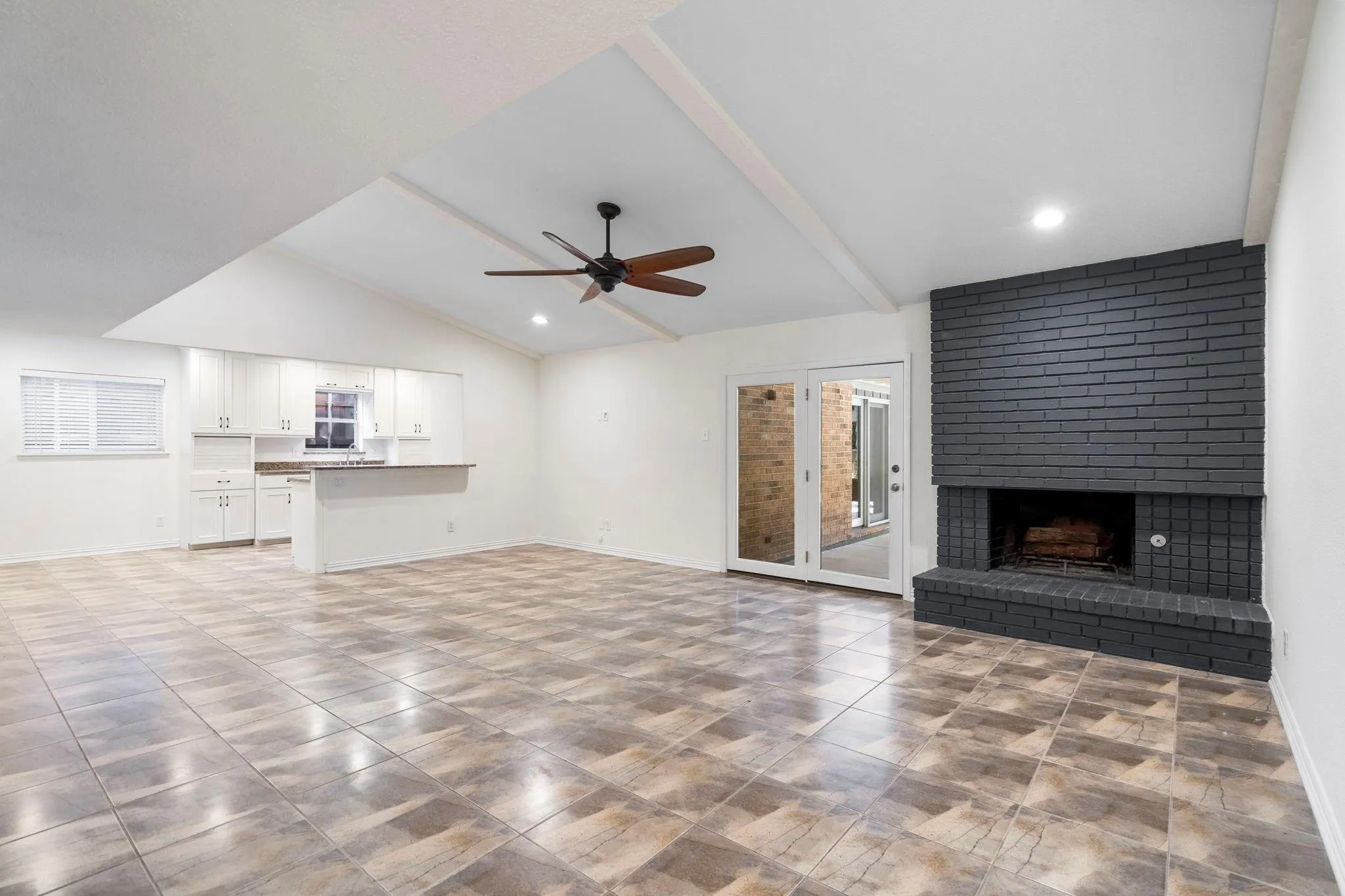 Single Family Residence For Sale in Dallas County , 7162 Carrousel Circle, Dallas, Texas 75214, 4 Bedroom, 3 Bathroom, Garage spaces, 2,493 Sqft, built in 1971, mls#21379948, Real Estate Agent in Dallas, Homes For Sale in Dallas county, Homes For Sale in Dallas, Realtor in Dallas Texas, Real Estate Brokerage Independent Realty Texas, Luminita Cordes Realtor