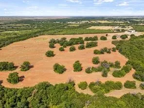 Farm For Sale in Wichita County , 3399 S Peterson Road, Iowa Park, Texas 76367, 4 Bedroom, 4 Bathroom, 2 Garage spaces, 5,538 Sqft, built in 1998, mls#21379946, Real Estate Agent in Iowa Park, Homes For Sale in Wichita county, Homes For Sale in Iowa Park, Realtor in Iowa Park Texas, Real Estate Brokerage Independent Realty Texas, Luminita Cordes Realtor
