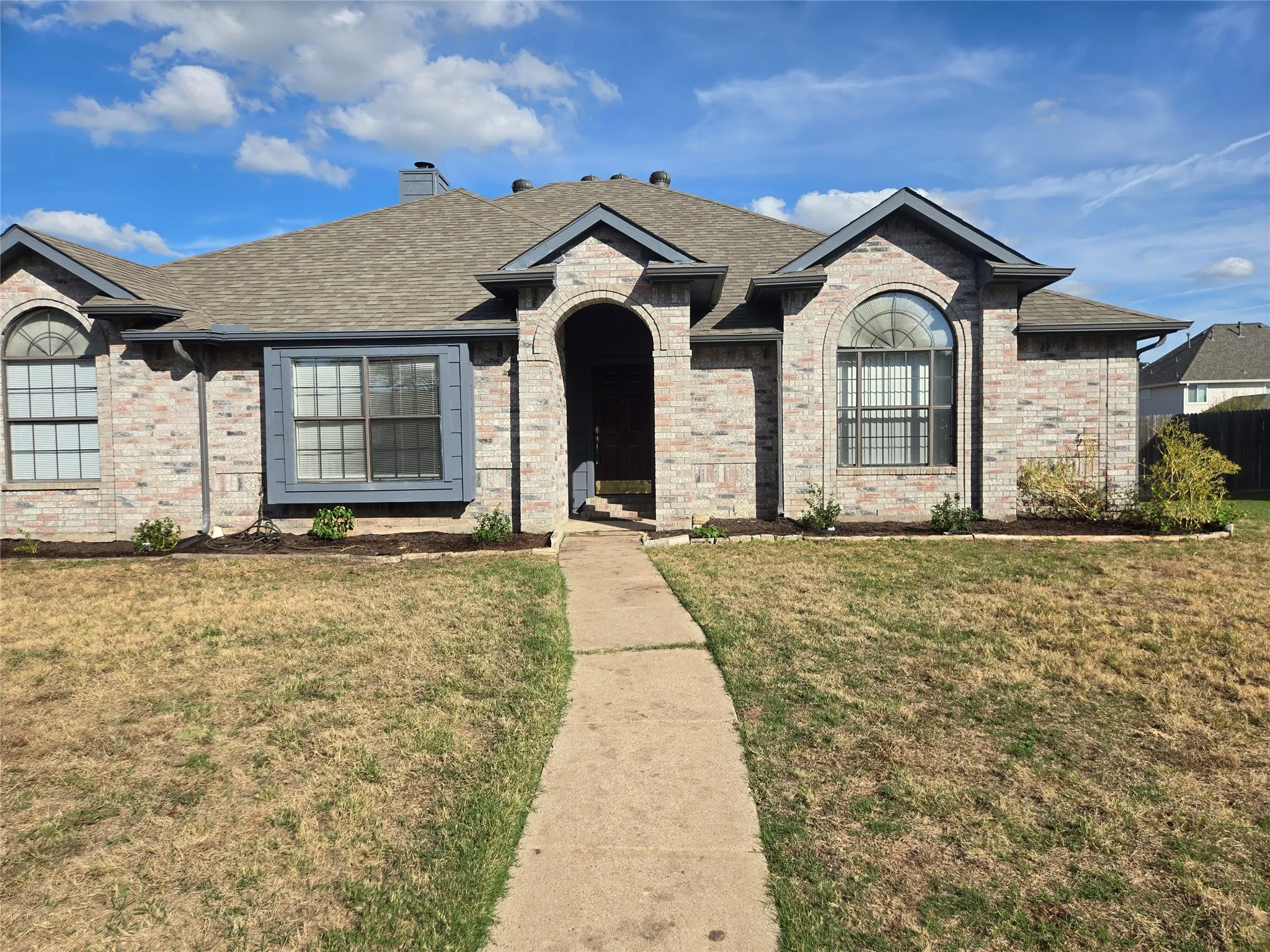 Single Family Residence For Rent