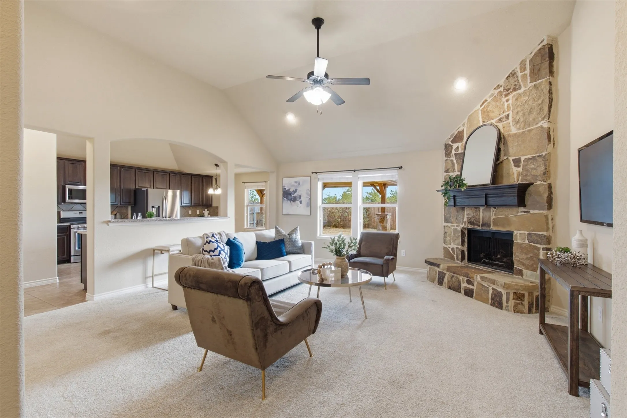 Single Family Residence For Sale in Hunt County , 2912 Glenoaks Drive, Royse City, Texas 75189, 4 Bedroom, 2 Bathroom, 2 Garage spaces, 2,149 Sqft, built in 2011, mls#21379850, Real Estate Agent in Royse City, Homes For Sale in Hunt county, Homes For Sale in Royse City, Realtor in Royse City Texas, Real Estate Brokerage Independent Realty Texas, Luminita Cordes Realtor