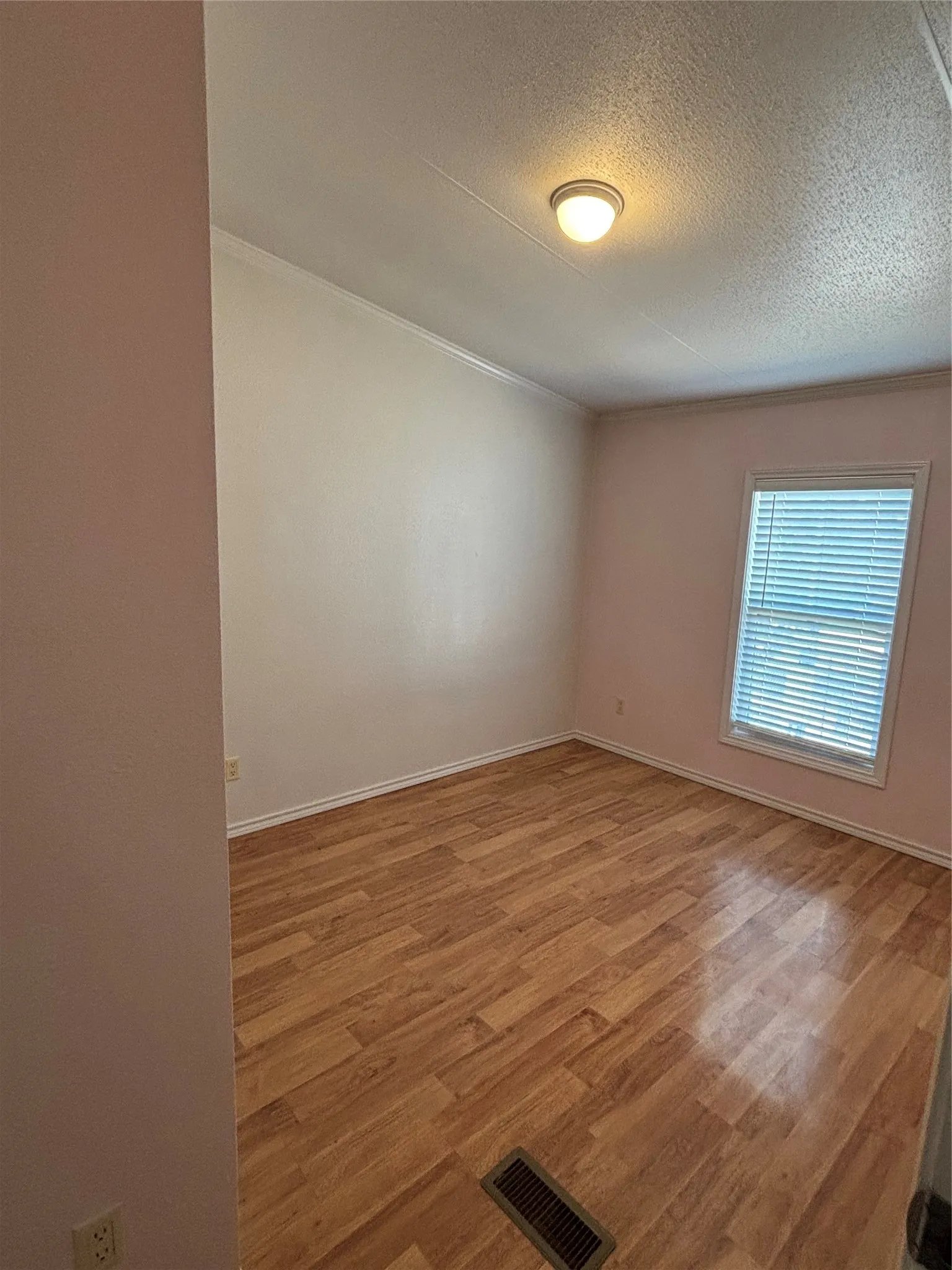 Manufactured Home For Rent in Parker County , 202 Tumbleweed Drive, Weatherford, Texas 76087, 3 Bedroom, 2 Bathroom, 3 Garage spaces, 1,680 Sqft, built in 1999, mls#21379954, Real Estate Agent in Weatherford, Homes For Rent in Parker county, Homes For Rent in Weatherford, Realtor in Weatherford Texas, Real Estate Brokerage Independent Realty Texas, Luminita Cordes Realtor