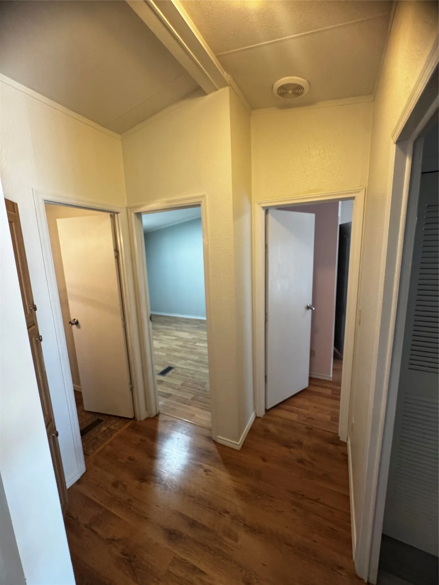 Manufactured Home For Rent in Parker County , 202 Tumbleweed Drive, Weatherford, Texas 76087, 3 Bedroom, 2 Bathroom, 3 Garage spaces, 1,680 Sqft, built in 1999, mls#21379954, Real Estate Agent in Weatherford, Homes For Rent in Parker county, Homes For Rent in Weatherford, Realtor in Weatherford Texas, Real Estate Brokerage Independent Realty Texas, Luminita Cordes Realtor