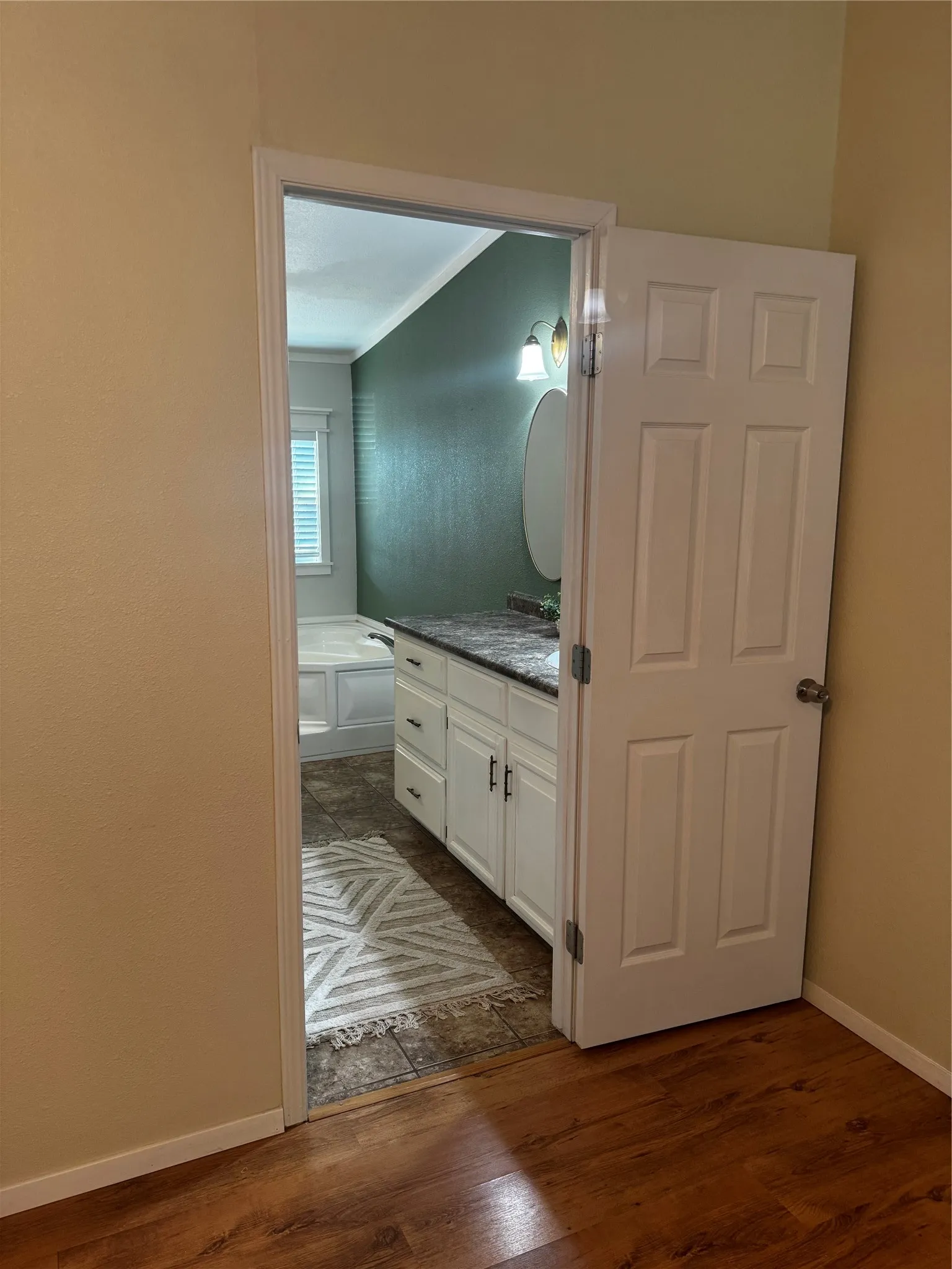 Manufactured Home For Rent in Parker County , 202 Tumbleweed Drive, Weatherford, Texas 76087, 3 Bedroom, 2 Bathroom, 3 Garage spaces, 1,680 Sqft, built in 1999, mls#21379954, Real Estate Agent in Weatherford, Homes For Rent in Parker county, Homes For Rent in Weatherford, Realtor in Weatherford Texas, Real Estate Brokerage Independent Realty Texas, Luminita Cordes Realtor