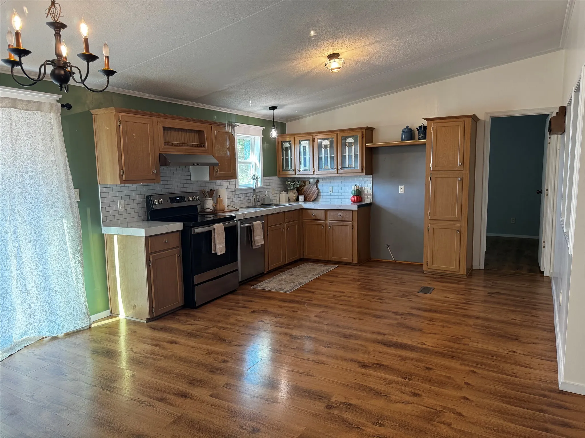 Manufactured Home For Rent in Parker County , 202 Tumbleweed Drive, Weatherford, Texas 76087, 3 Bedroom, 2 Bathroom, 3 Garage spaces, 1,680 Sqft, built in 1999, mls#21379954, Real Estate Agent in Weatherford, Homes For Rent in Parker county, Homes For Rent in Weatherford, Realtor in Weatherford Texas, Real Estate Brokerage Independent Realty Texas, Luminita Cordes Realtor