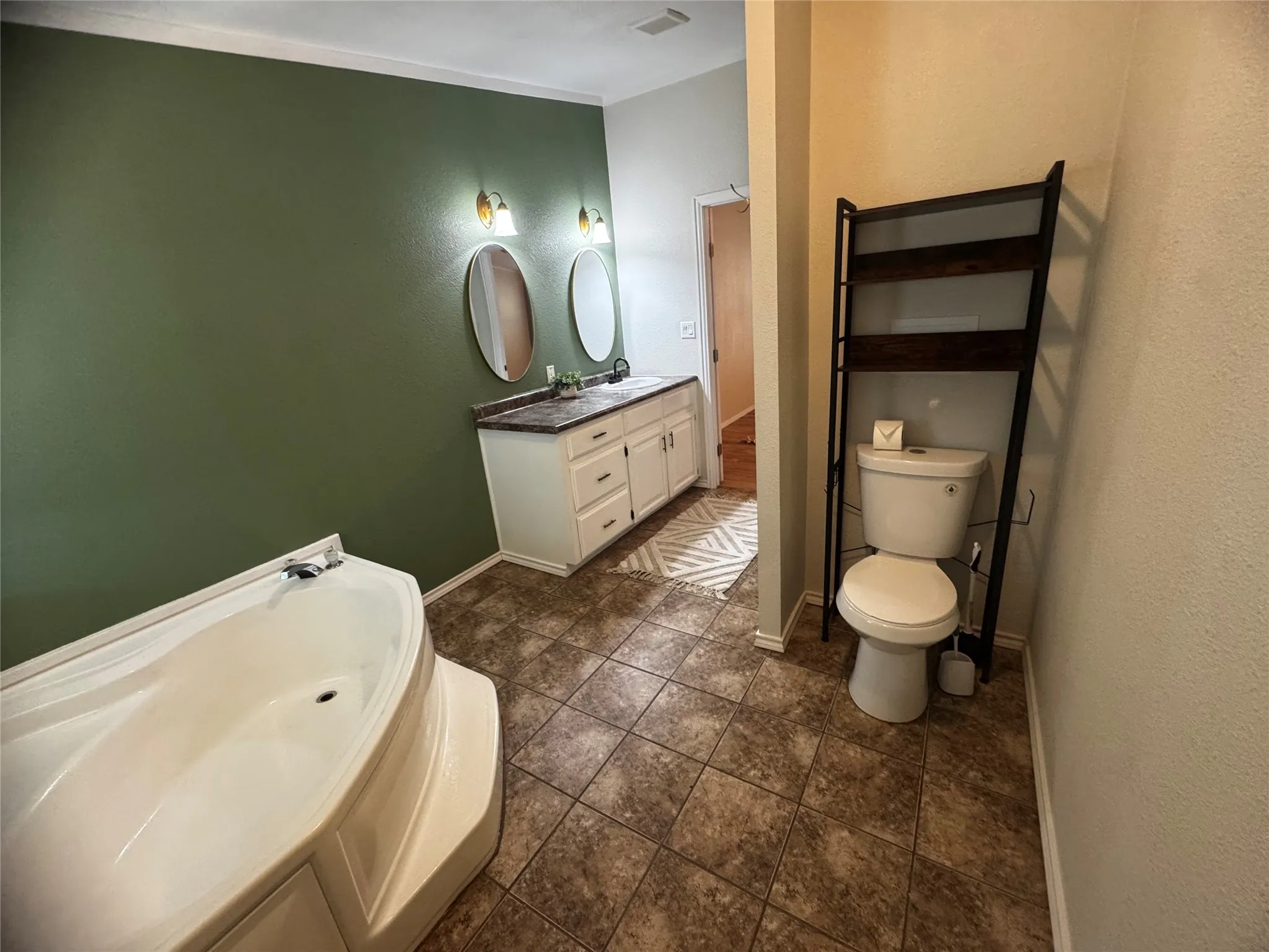Manufactured Home For Rent in Parker County , 202 Tumbleweed Drive, Weatherford, Texas 76087, 3 Bedroom, 2 Bathroom, 3 Garage spaces, 1,680 Sqft, built in 1999, mls#21379954, Real Estate Agent in Weatherford, Homes For Rent in Parker county, Homes For Rent in Weatherford, Realtor in Weatherford Texas, Real Estate Brokerage Independent Realty Texas, Luminita Cordes Realtor