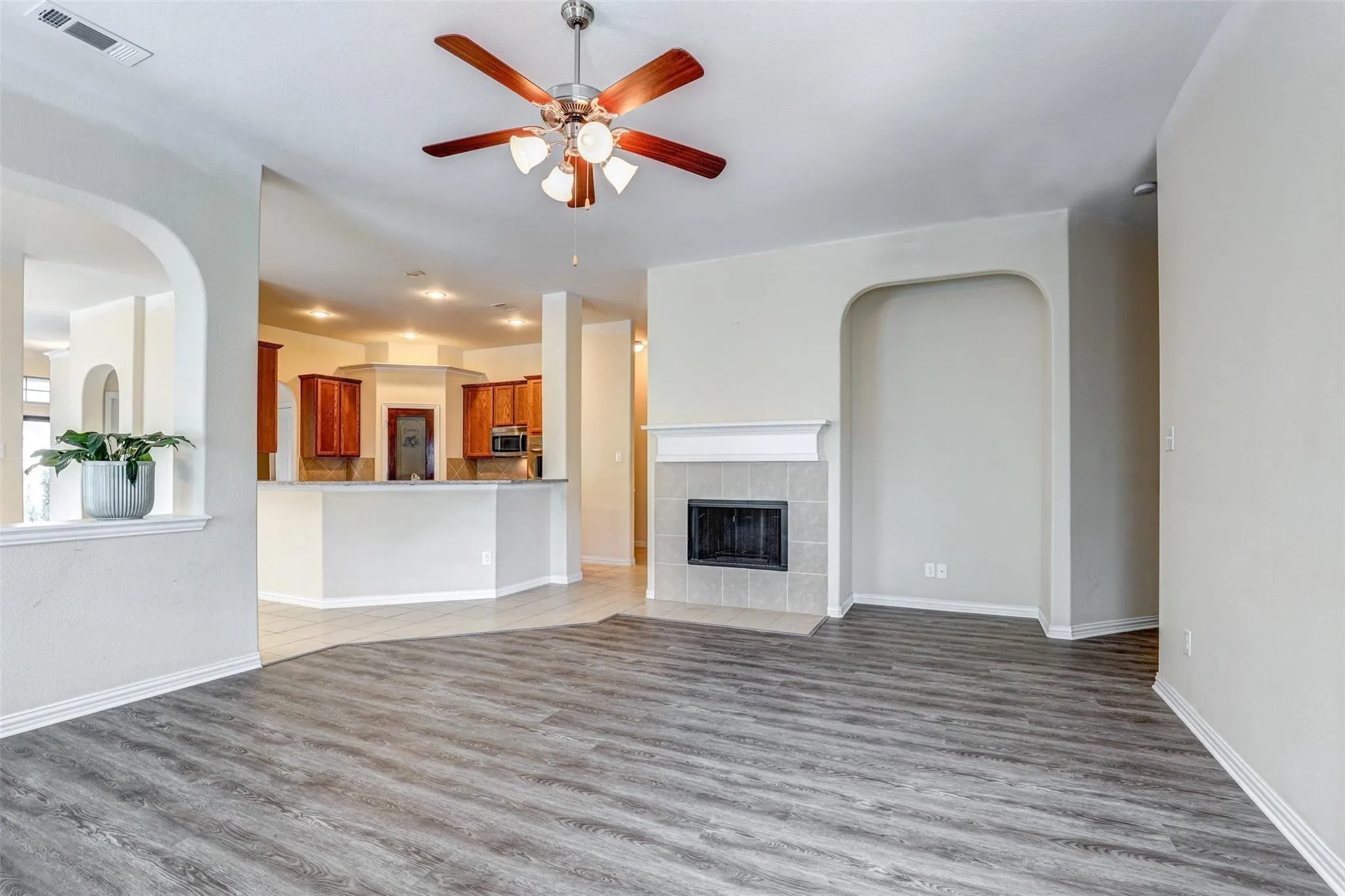 Single Family Residence For Rent in Tarrant County , 3964 Long Hollow Road, Fort Worth, Texas 76262, 4 Bedroom, 2 Bathroom, 2 Garage spaces, 2,142 Sqft, built in 2010, mls#21379955, Real Estate Agent in Fort Worth, Homes For Rent in Tarrant county, Homes For Rent in Fort Worth, Realtor in Fort Worth Texas, Real Estate Brokerage Independent Realty Texas, Luminita Cordes Realtor