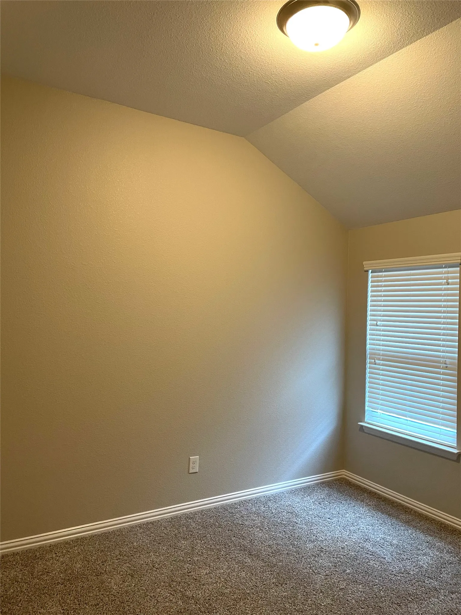 Single Family Residence For Rent in Tarrant County , 3964 Long Hollow Road, Fort Worth, Texas 76262, 4 Bedroom, 2 Bathroom, 2 Garage spaces, 2,142 Sqft, built in 2010, mls#21379955, Real Estate Agent in Fort Worth, Homes For Rent in Tarrant county, Homes For Rent in Fort Worth, Realtor in Fort Worth Texas, Real Estate Brokerage Independent Realty Texas, Luminita Cordes Realtor