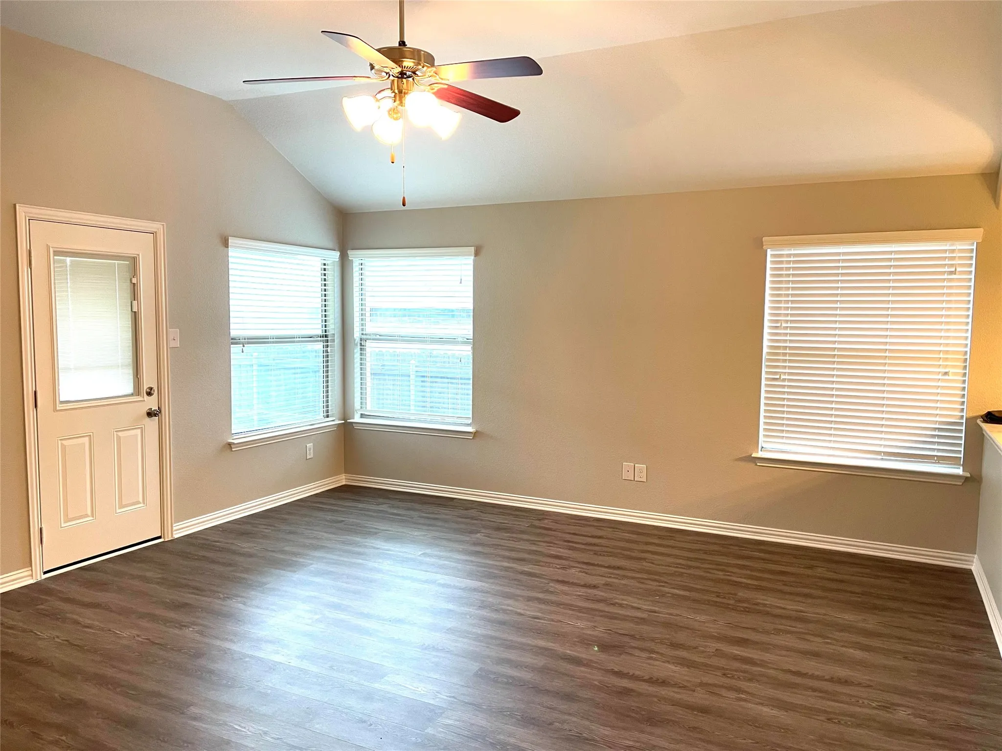Single Family Residence For Rent in Tarrant County , 3964 Long Hollow Road, Fort Worth, Texas 76262, 4 Bedroom, 2 Bathroom, 2 Garage spaces, 2,142 Sqft, built in 2010, mls#21379955, Real Estate Agent in Fort Worth, Homes For Rent in Tarrant county, Homes For Rent in Fort Worth, Realtor in Fort Worth Texas, Real Estate Brokerage Independent Realty Texas, Luminita Cordes Realtor
